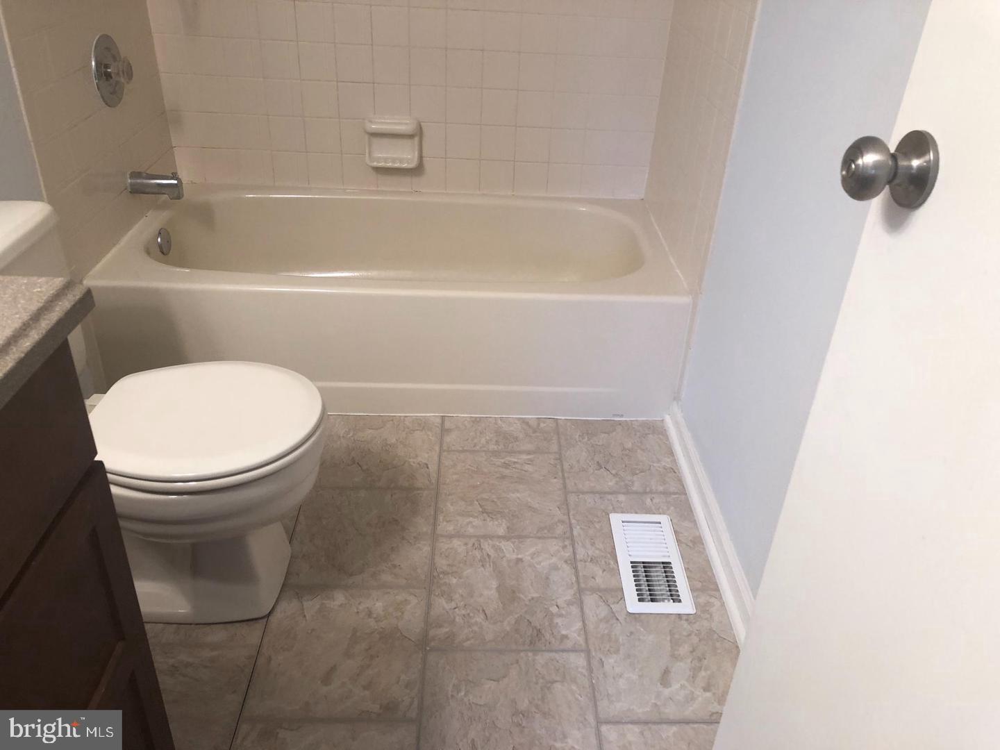 ULMSTEAD GARDENS - Residential Lease