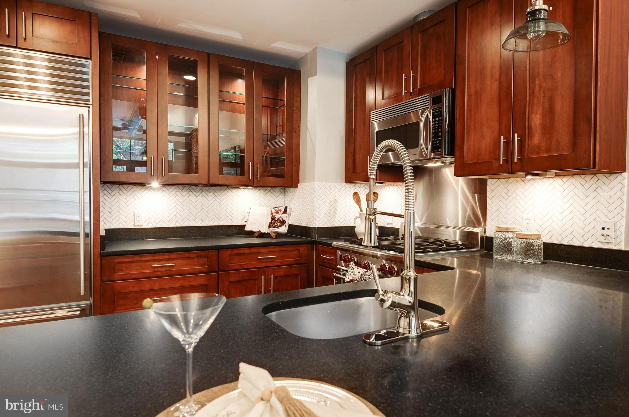 1600 CLARENDON BOULEVARD W111
