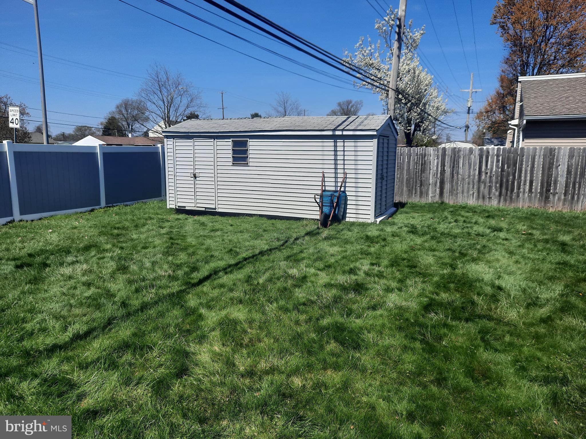 LAKESIDE - Residential