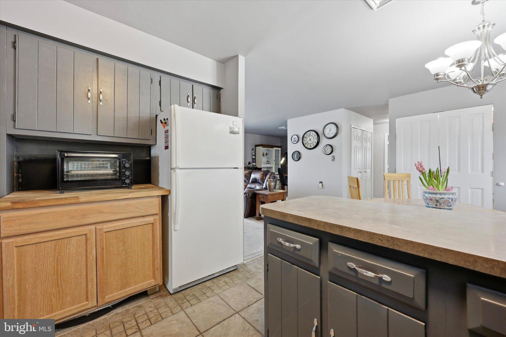 LAKESIDE - Residential