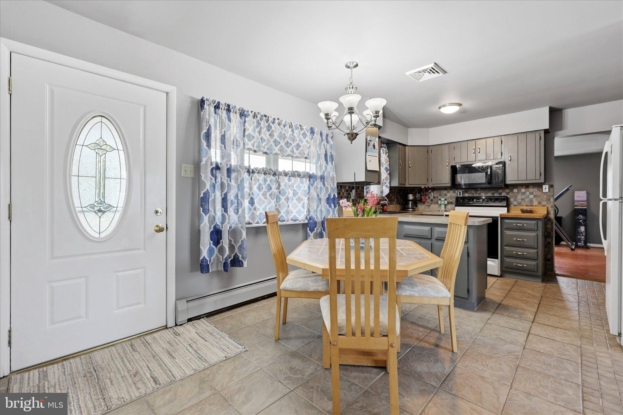 LAKESIDE - Residential