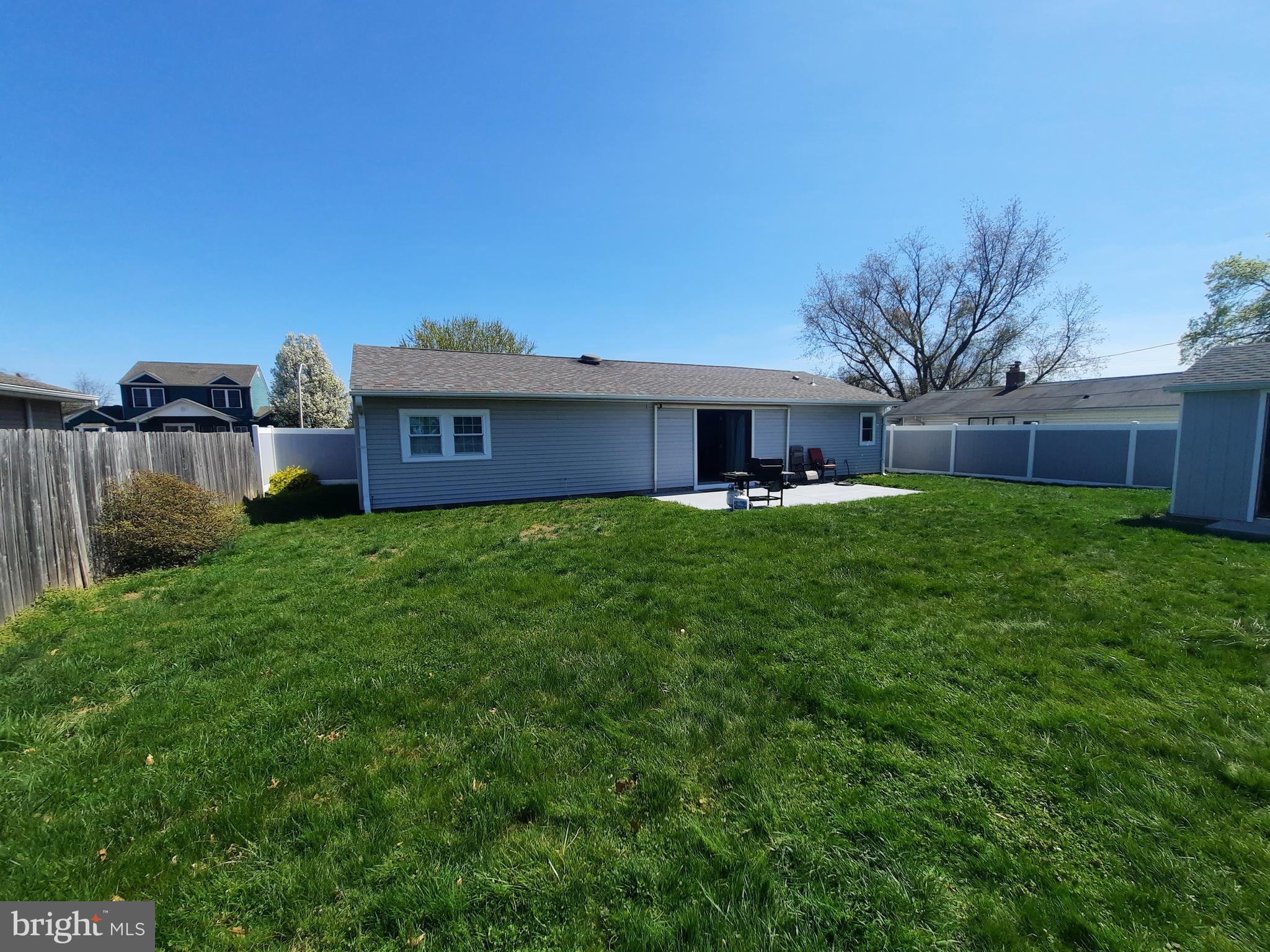 LAKESIDE - Residential