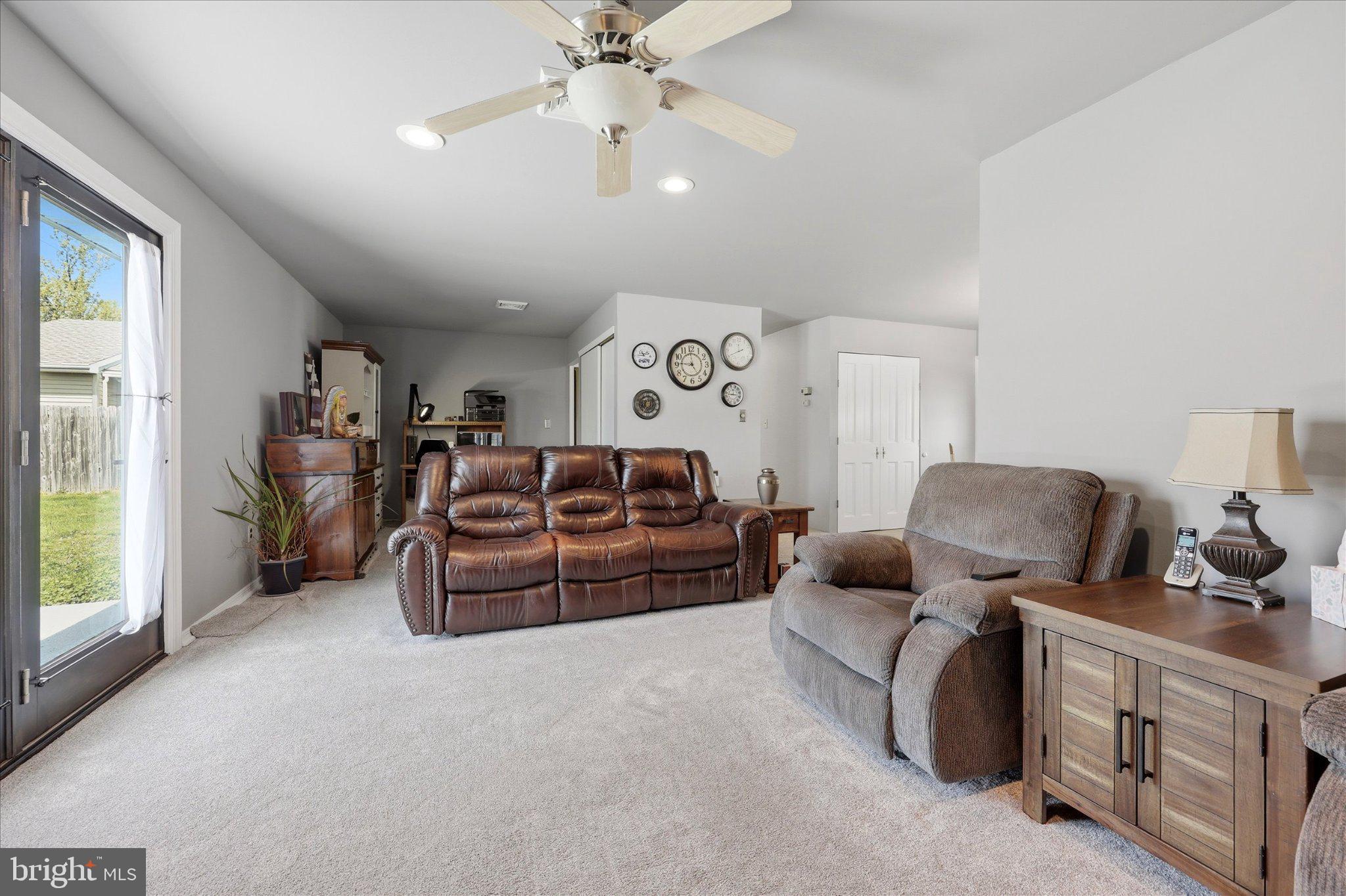 LAKESIDE - Residential