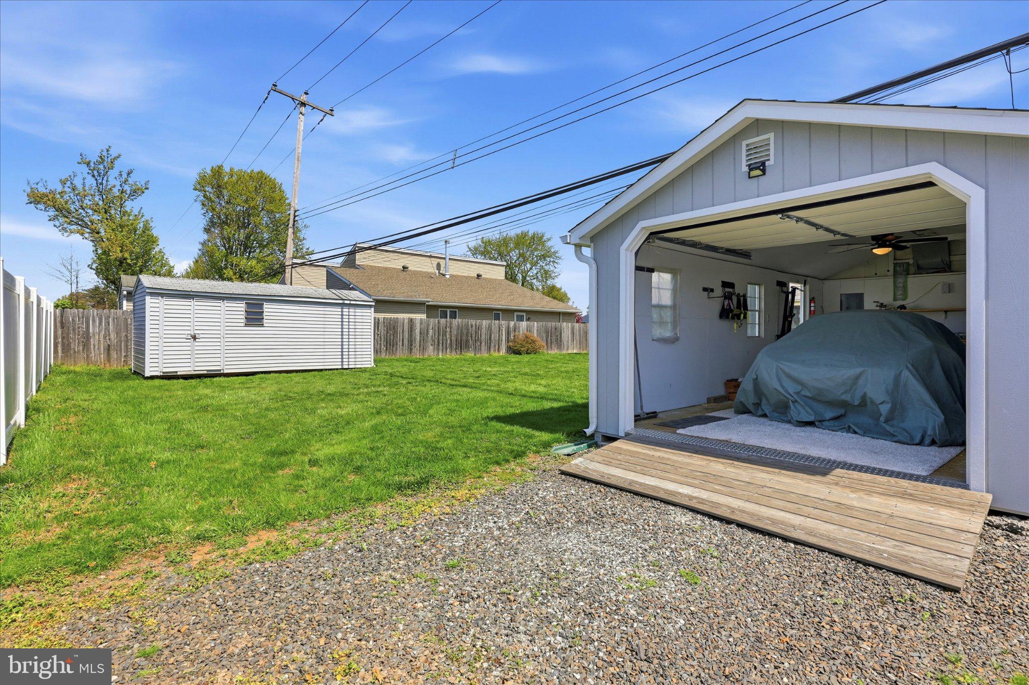 LAKESIDE - Residential