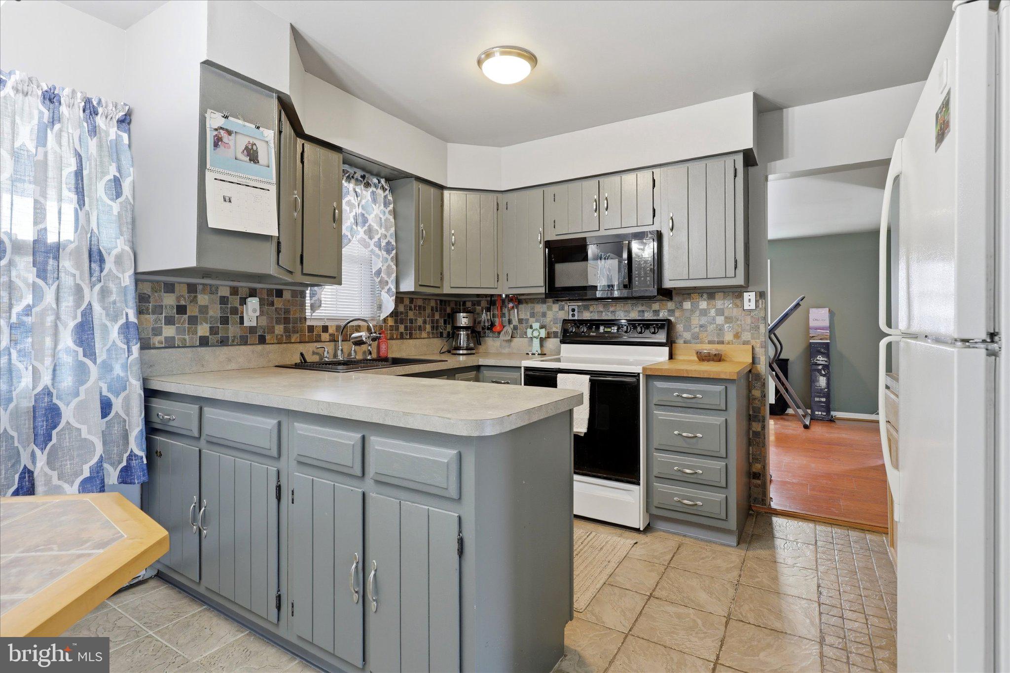 LAKESIDE - Residential