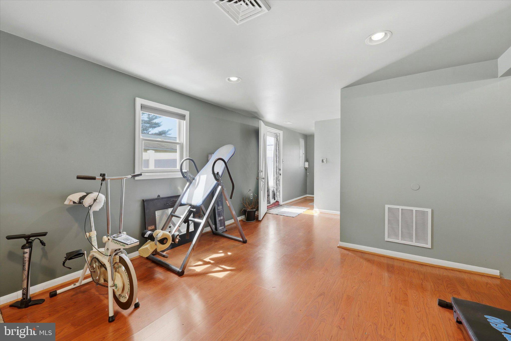 LAKESIDE - Residential