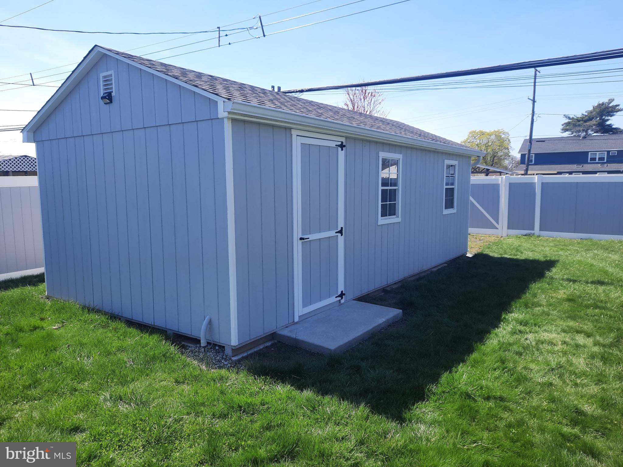 LAKESIDE - Residential