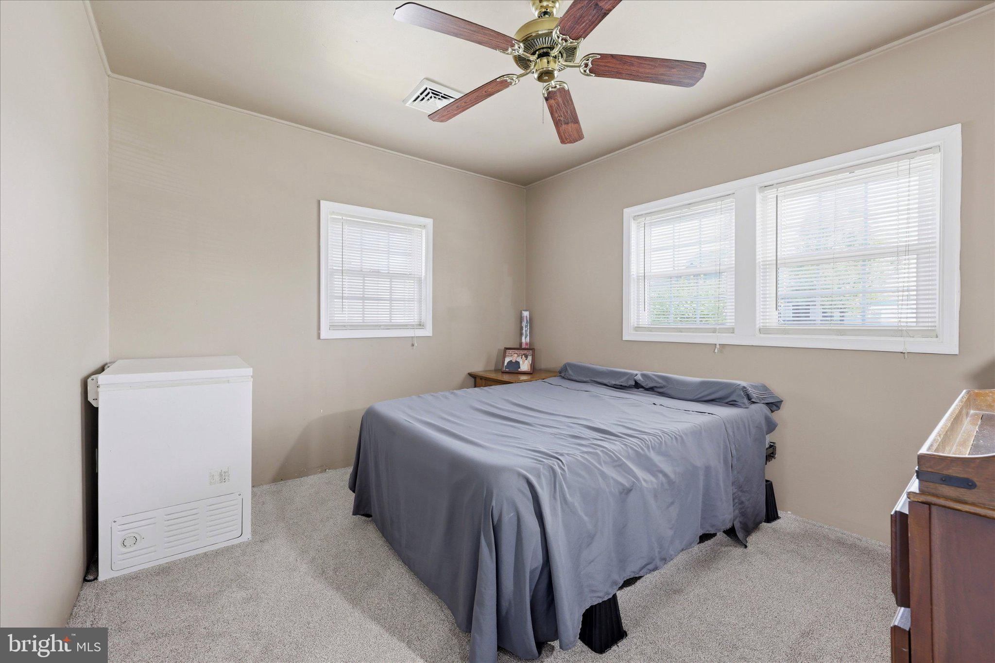 LAKESIDE - Residential