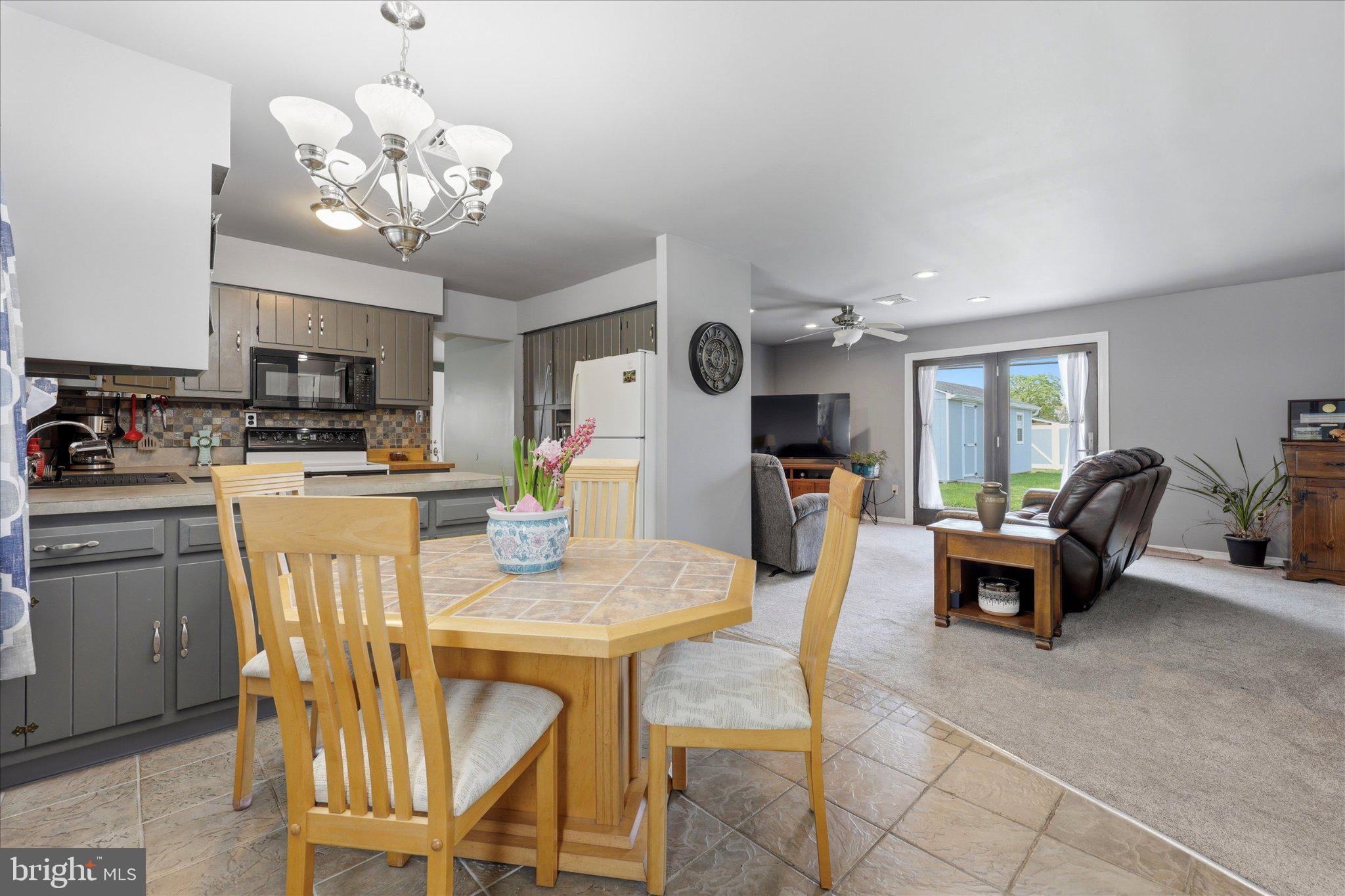 LAKESIDE - Residential