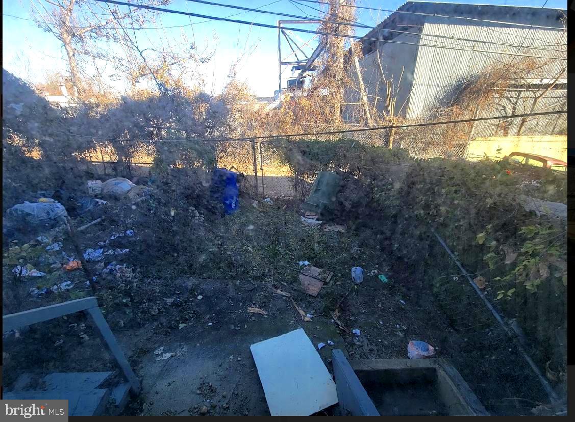 EAST BALTIMORE MIDWAY - Residential