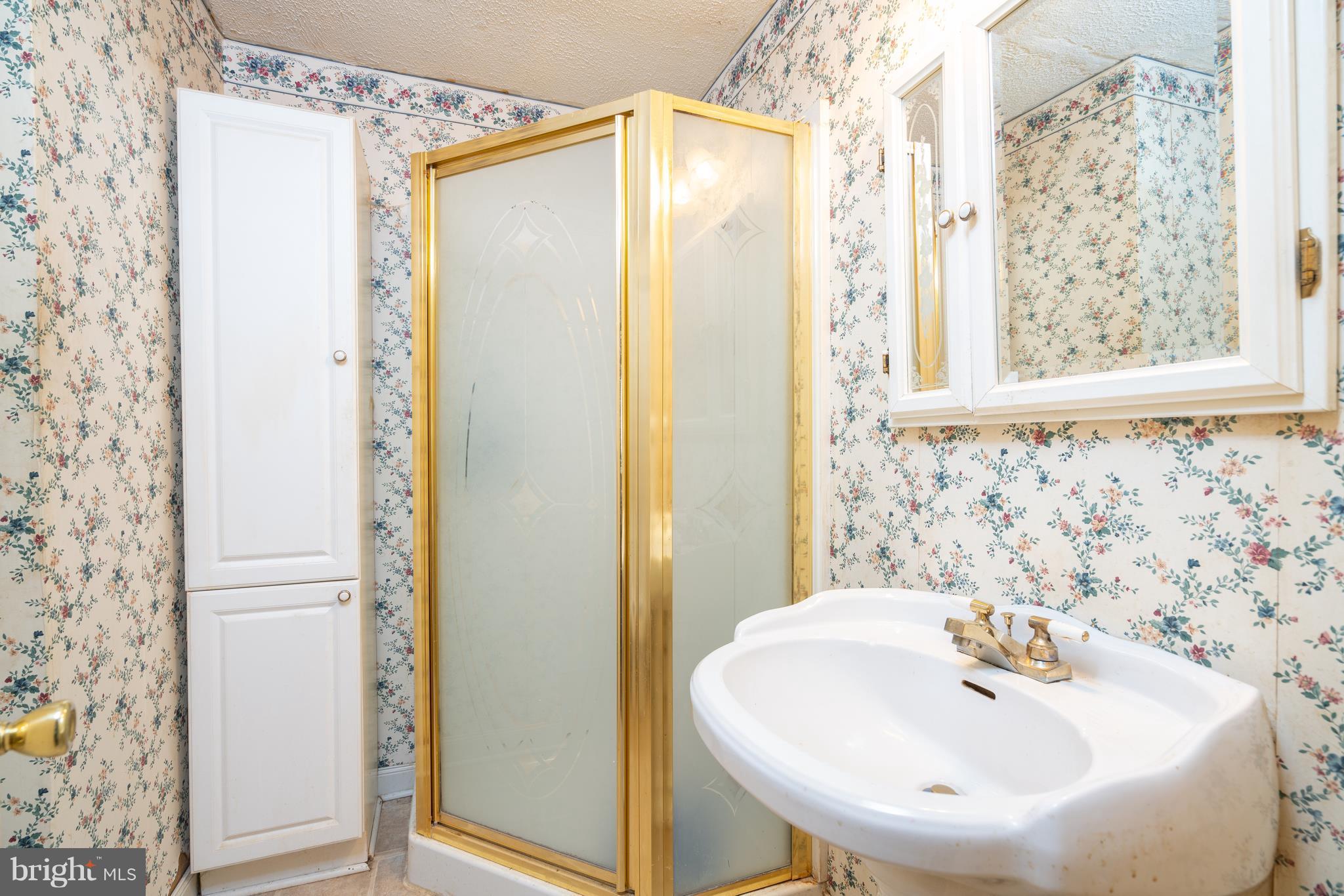 ENGLESIDE - Residential