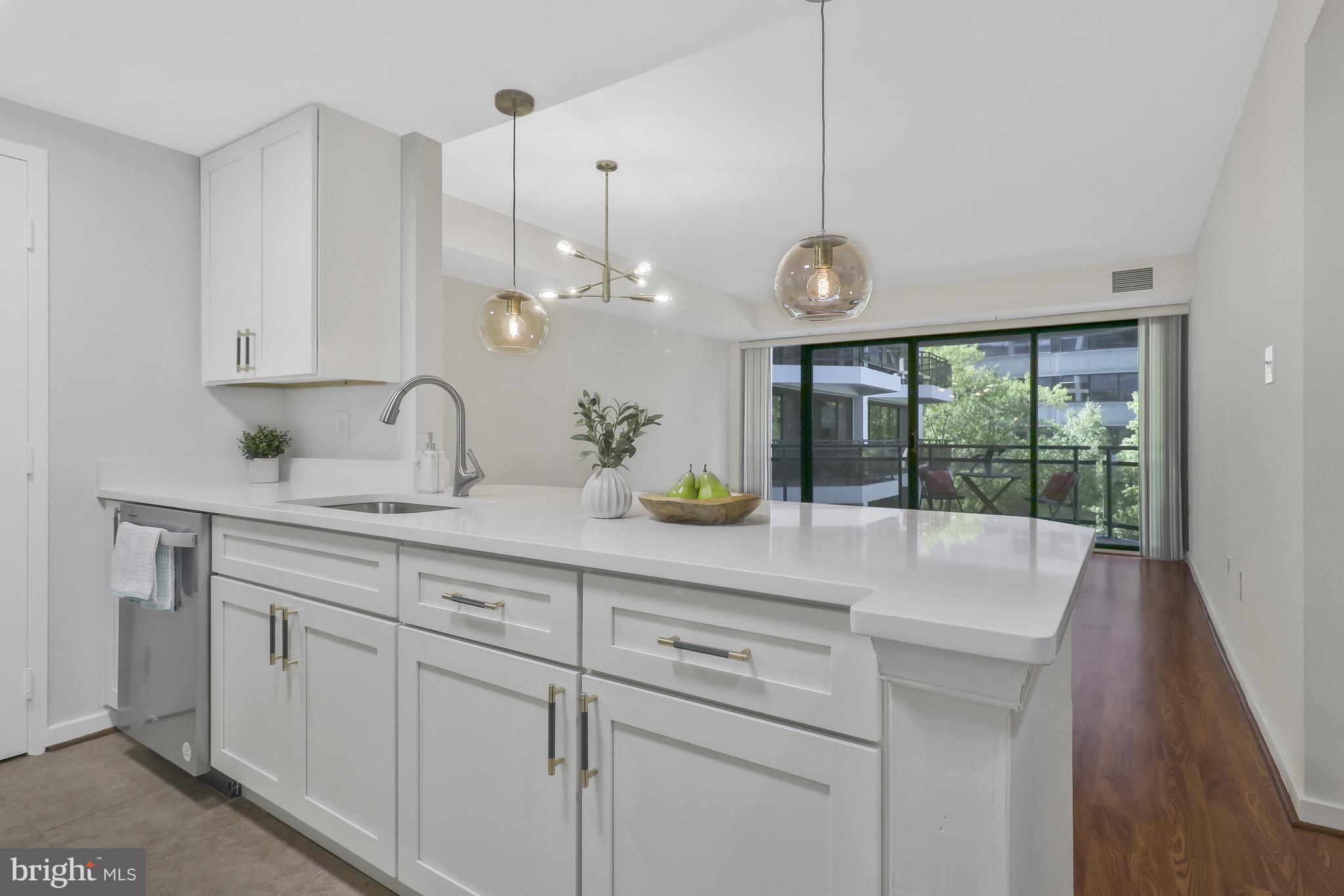 1530 KEY BOULEVARD 525