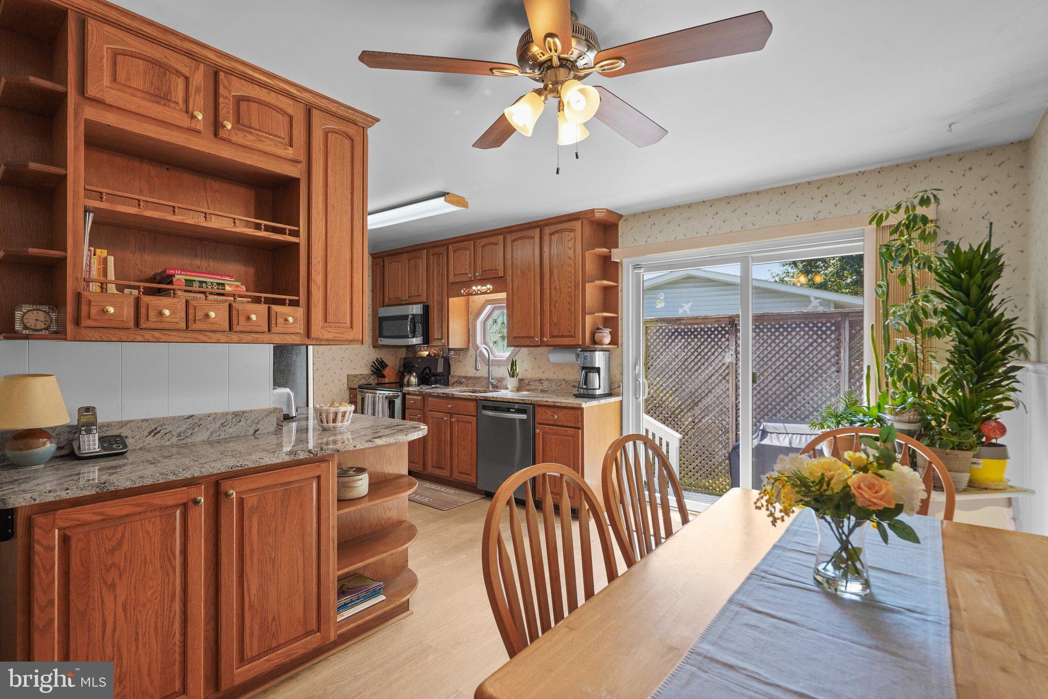 MANOR WOODS - Residential