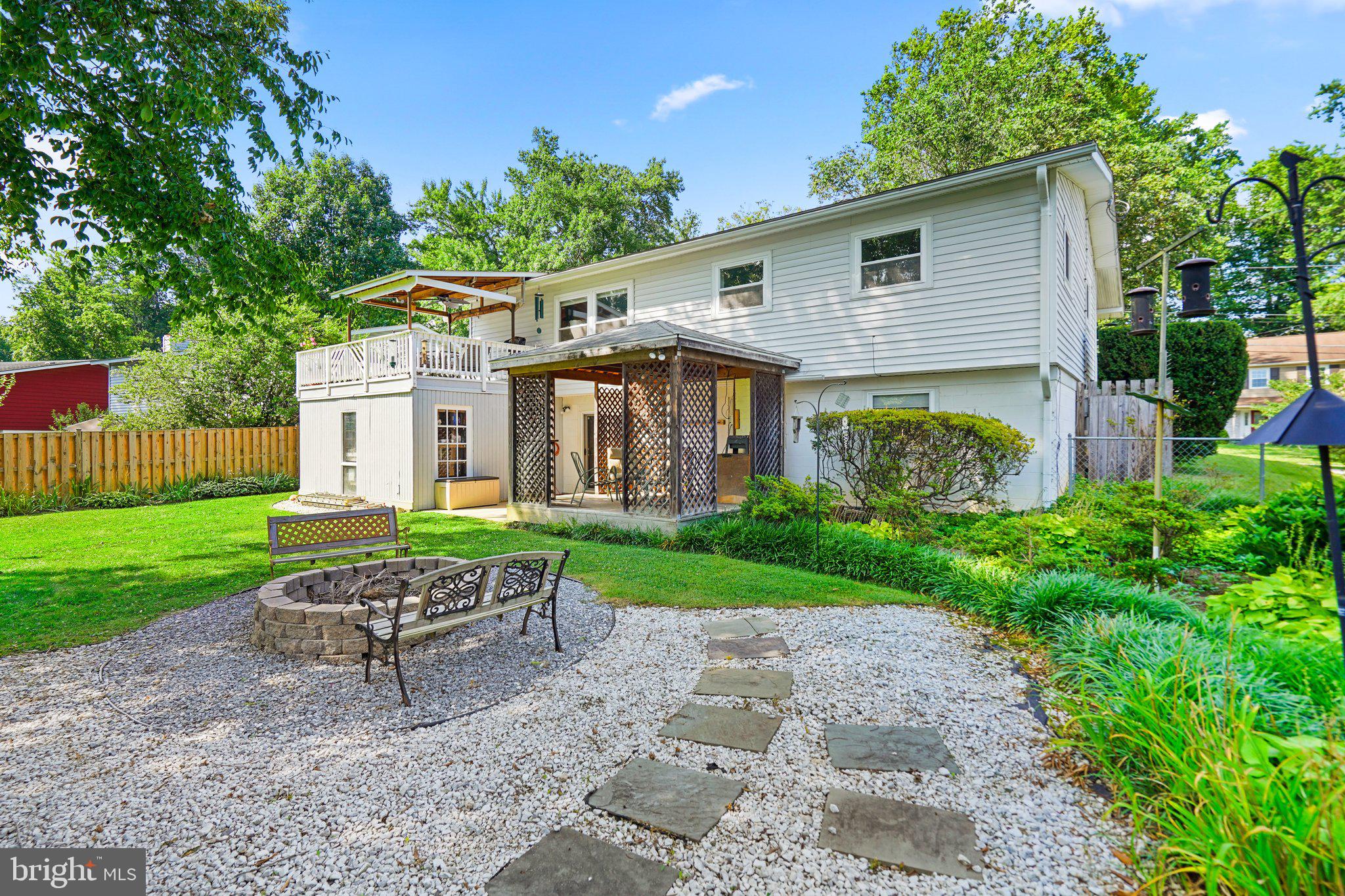 MANOR WOODS - Residential