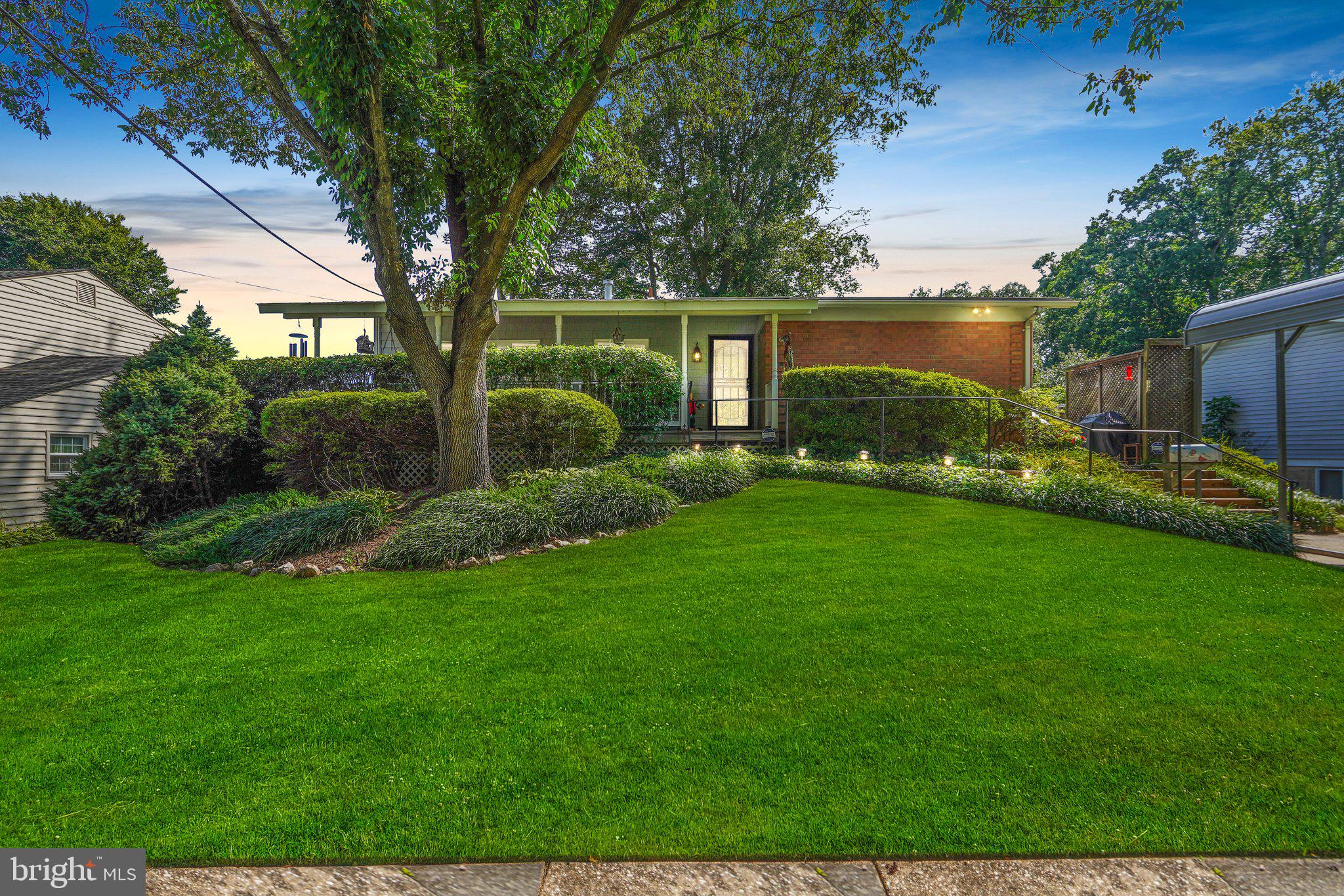 MANOR WOODS - Residential