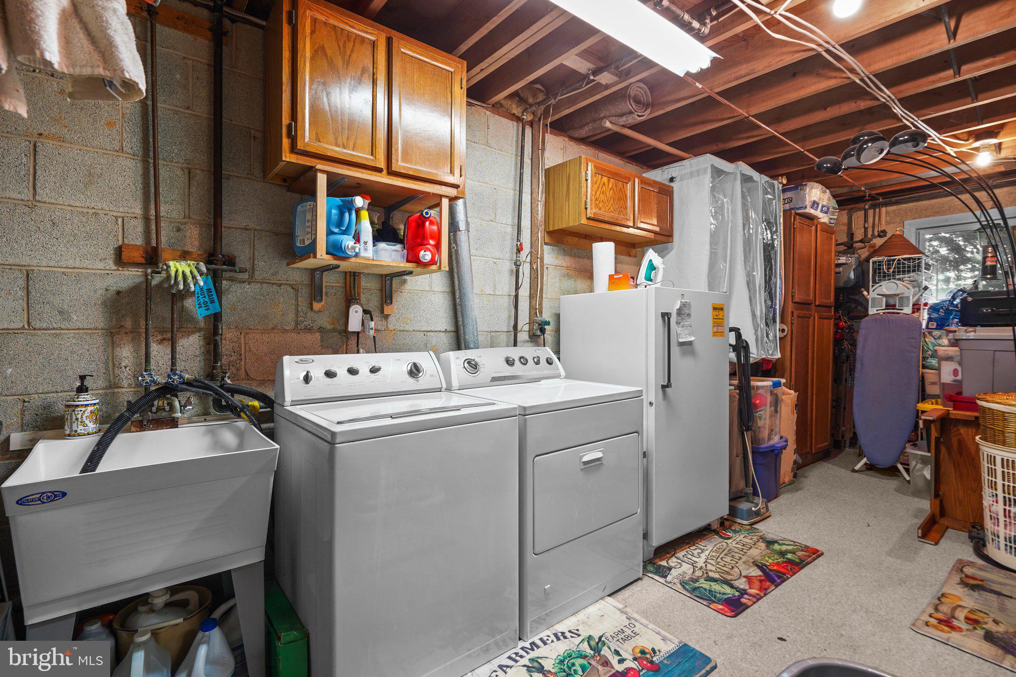 MANOR WOODS - Residential