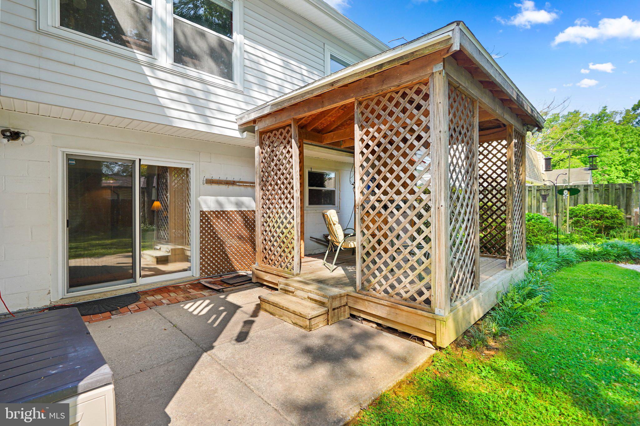 MANOR WOODS - Residential