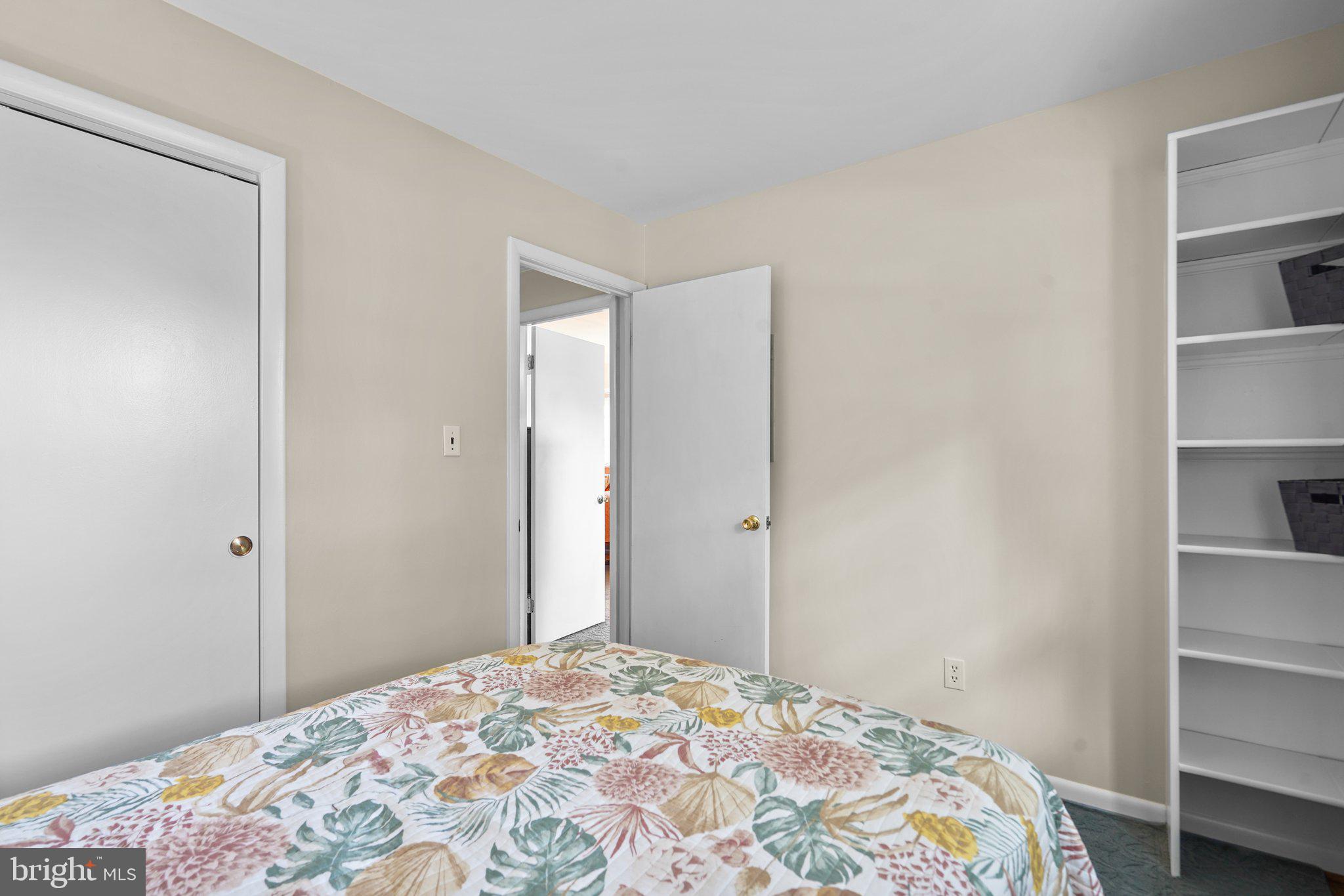 MANOR WOODS - Residential