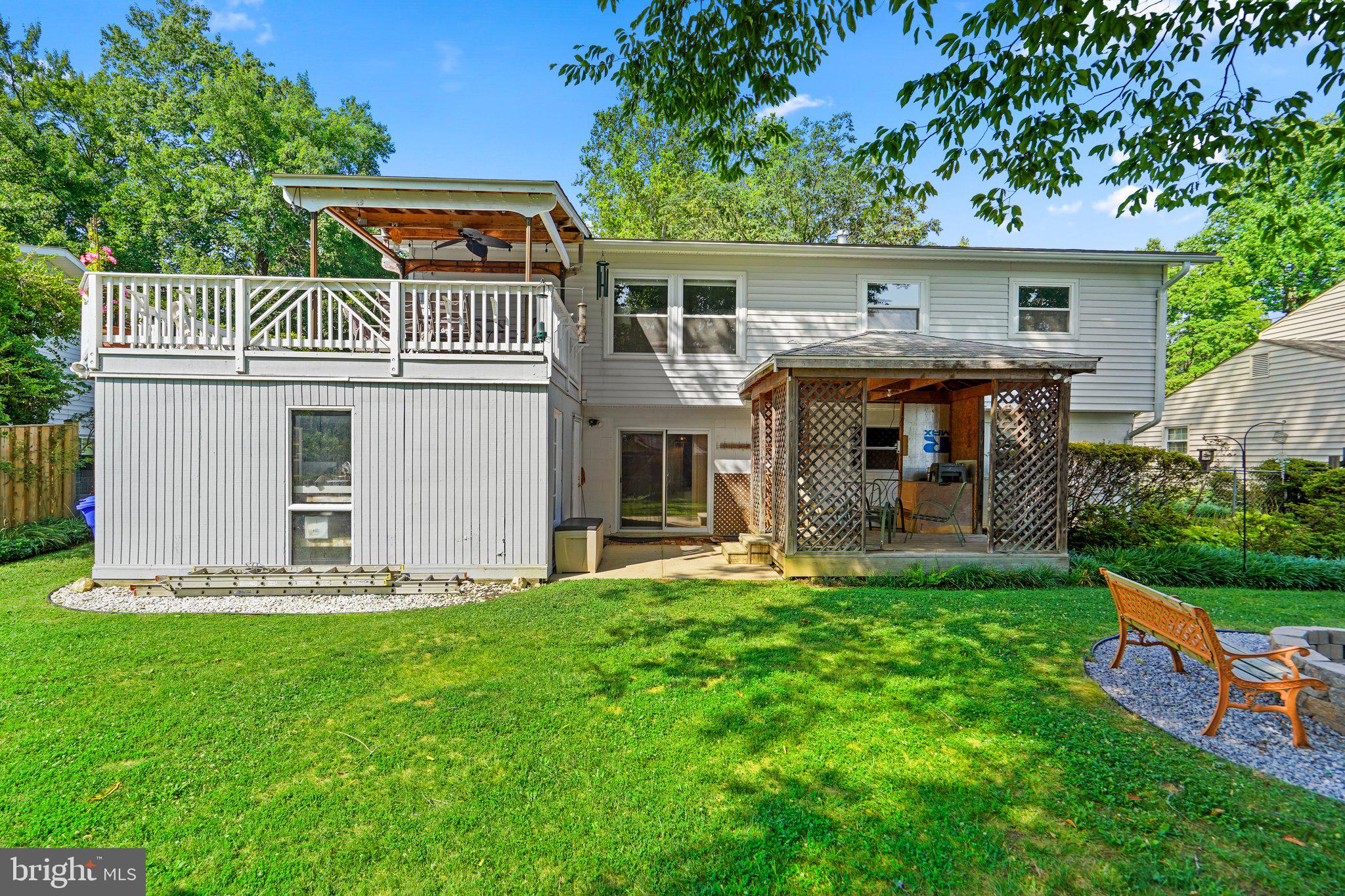 MANOR WOODS - Residential