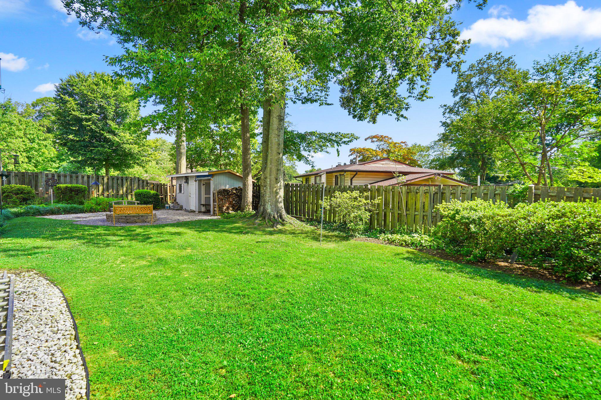 MANOR WOODS - Residential