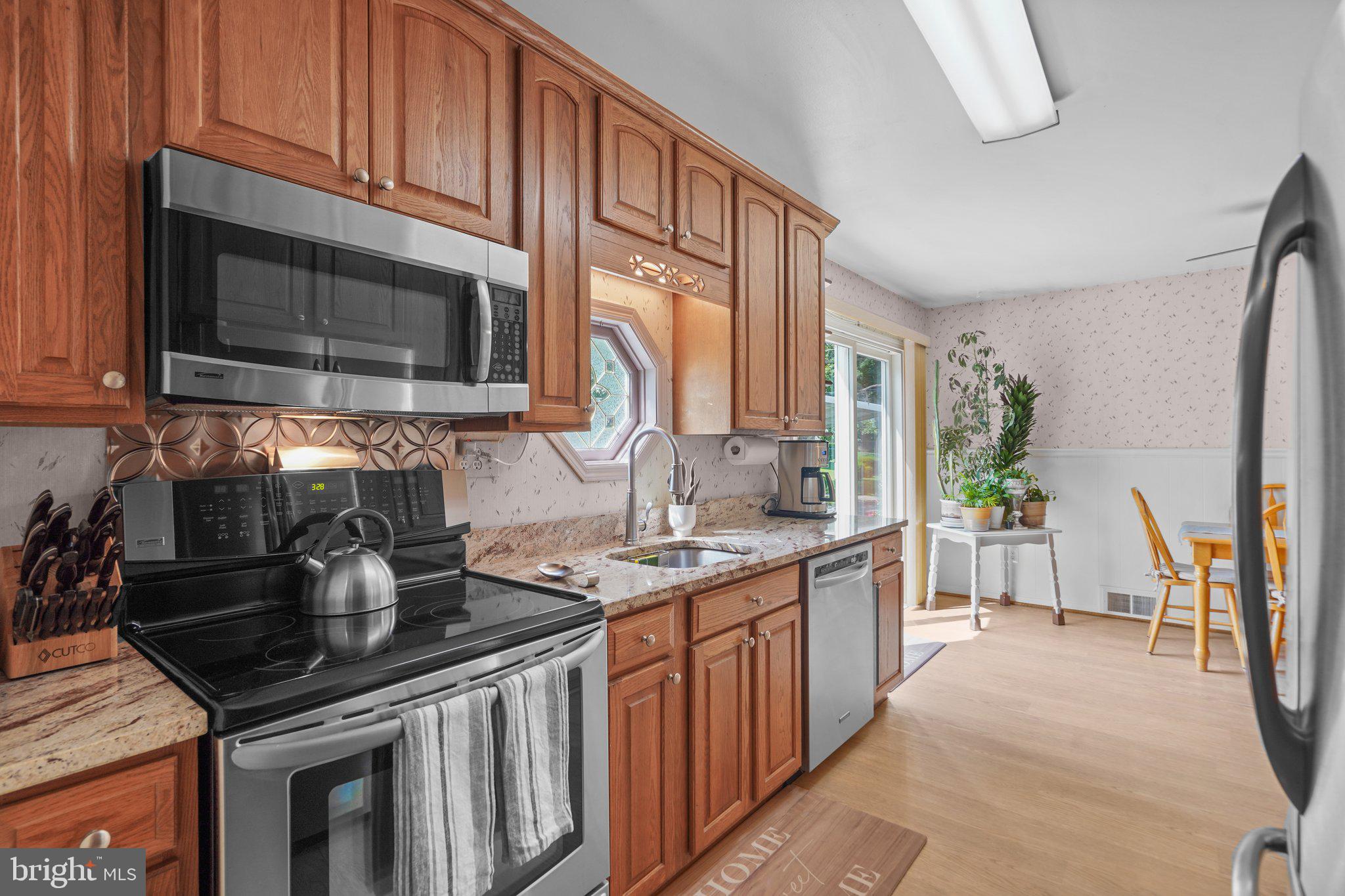 MANOR WOODS - Residential