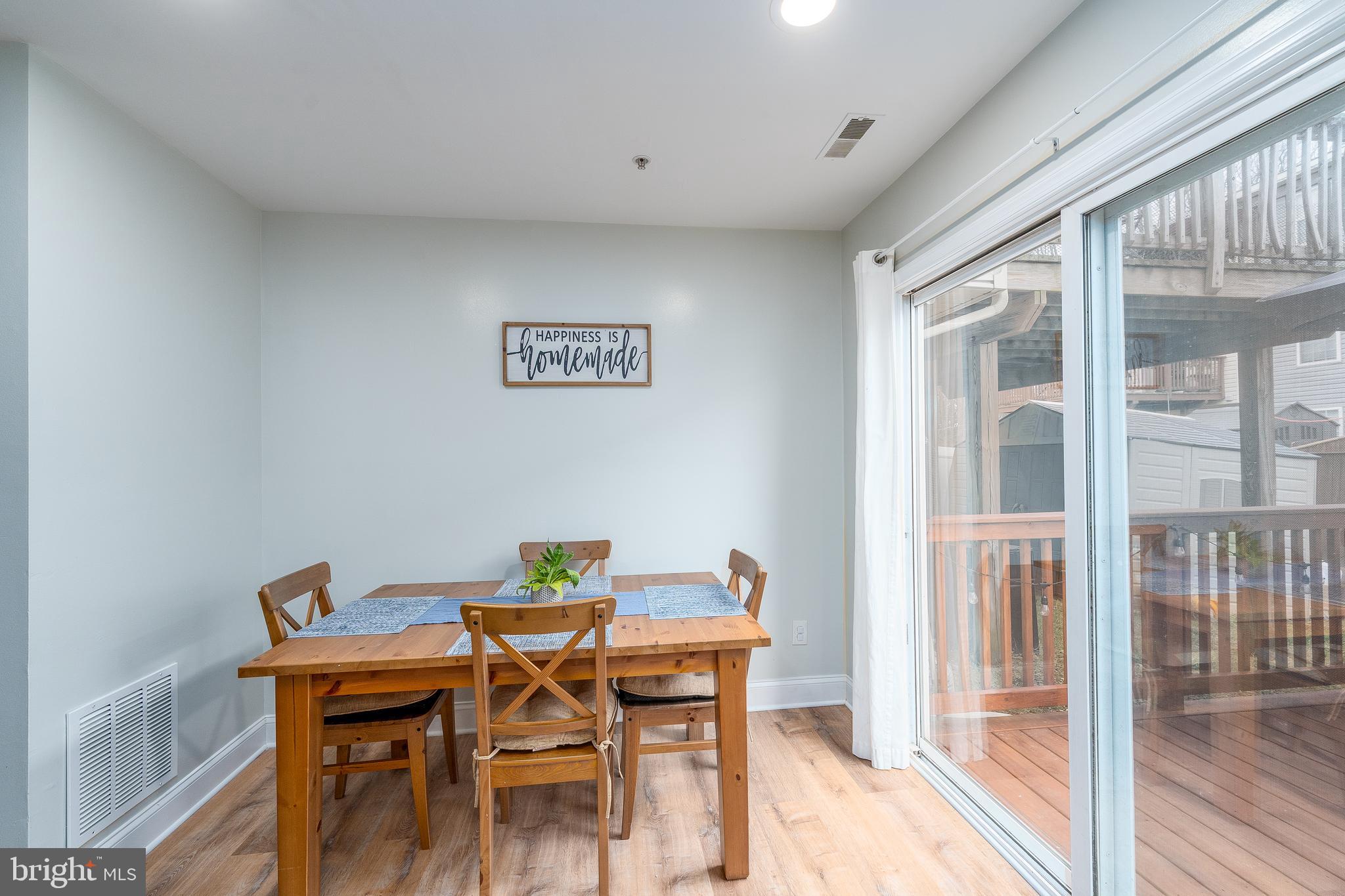 CARROLLWOOD MANOR - Residential