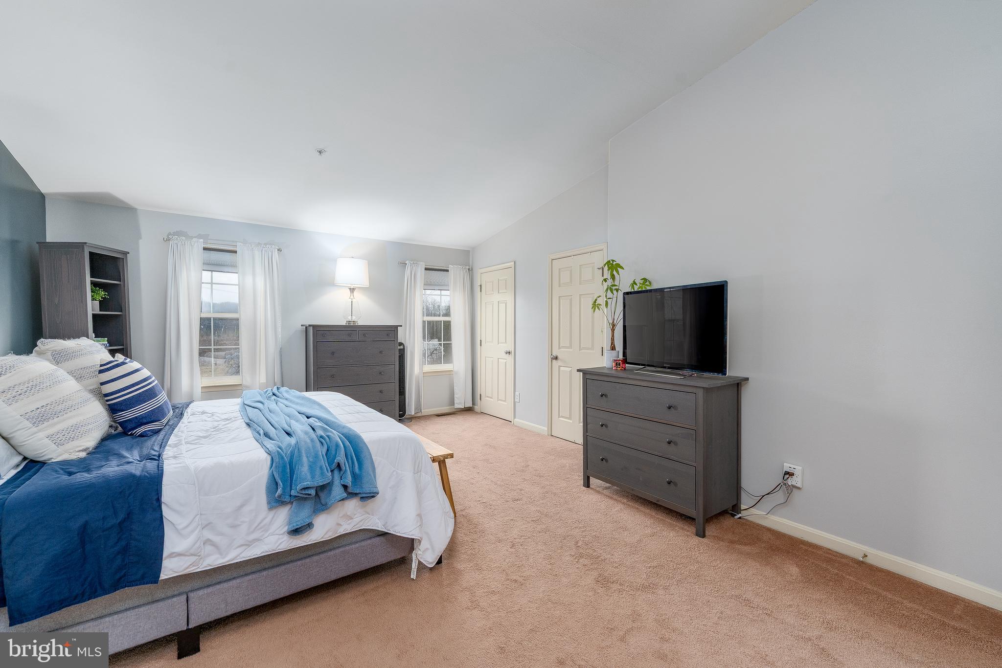 CARROLLWOOD MANOR - Residential