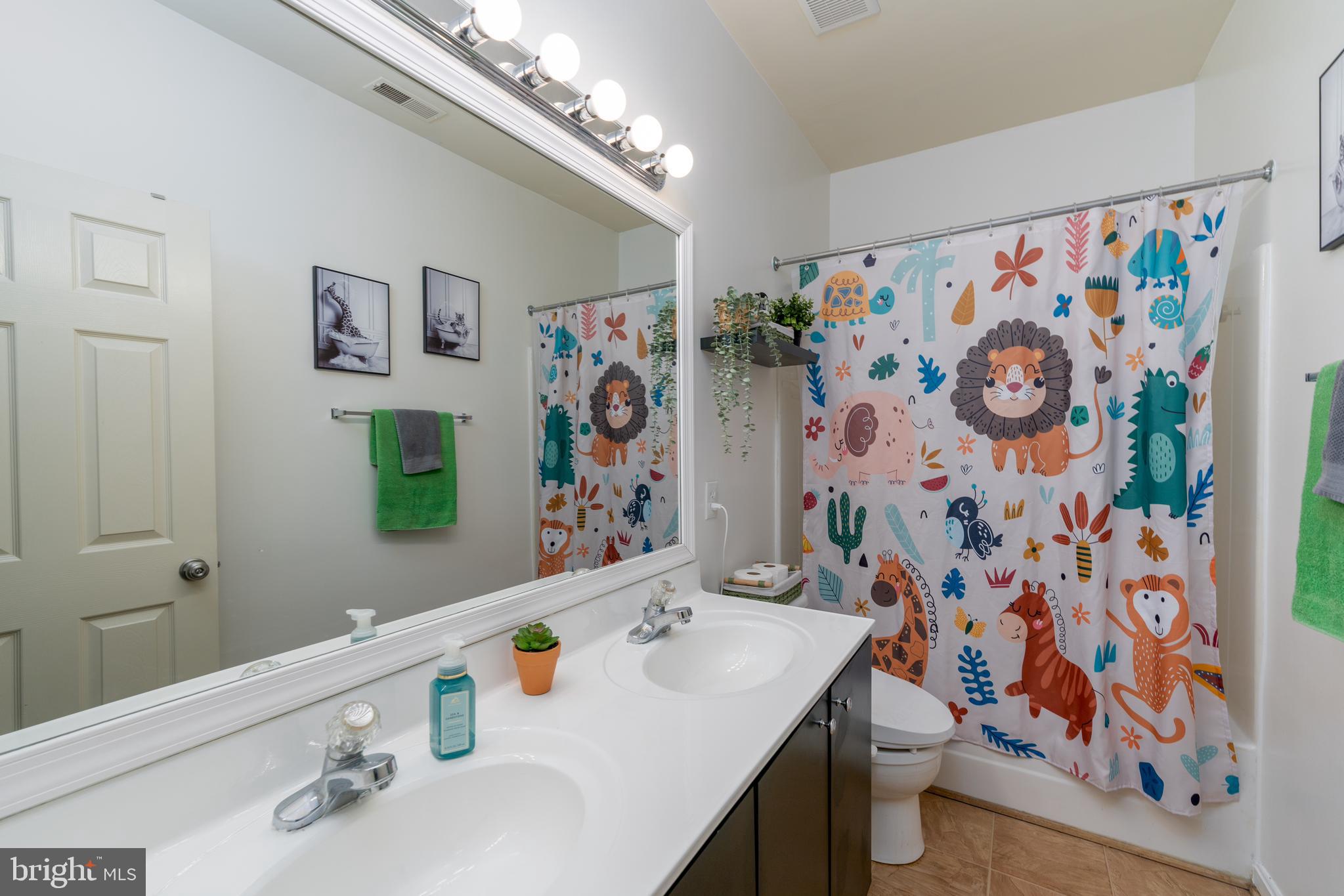 CARROLLWOOD MANOR - Residential