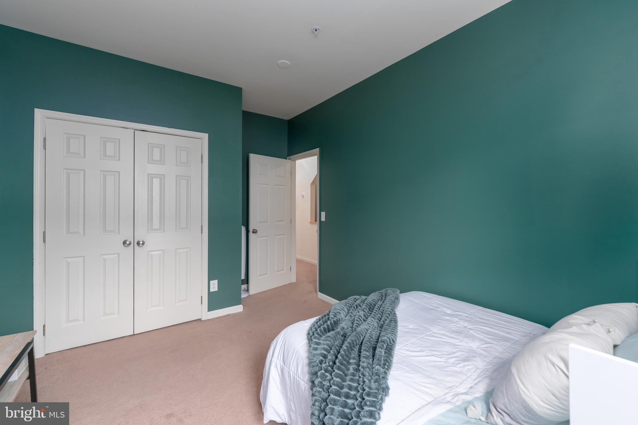 CARROLLWOOD MANOR - Residential