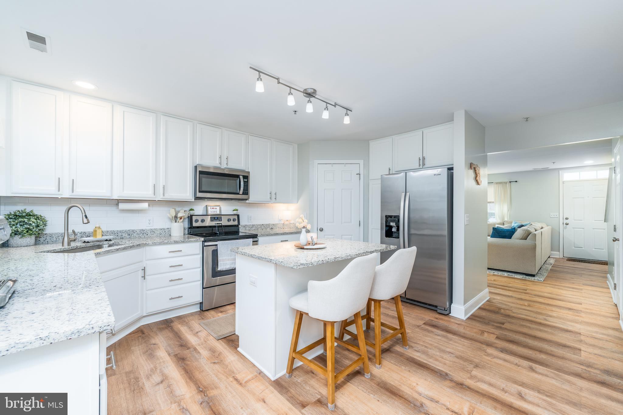 CARROLLWOOD MANOR - Residential