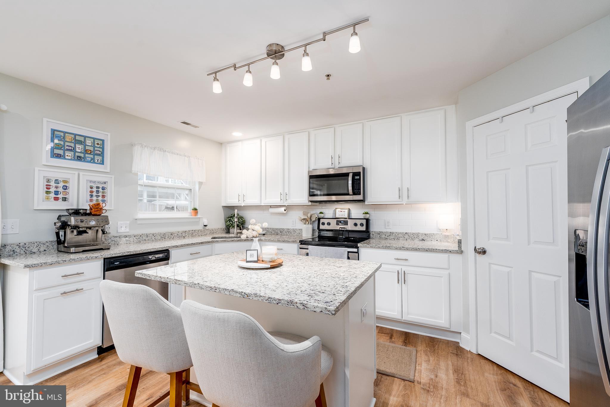 CARROLLWOOD MANOR - Residential