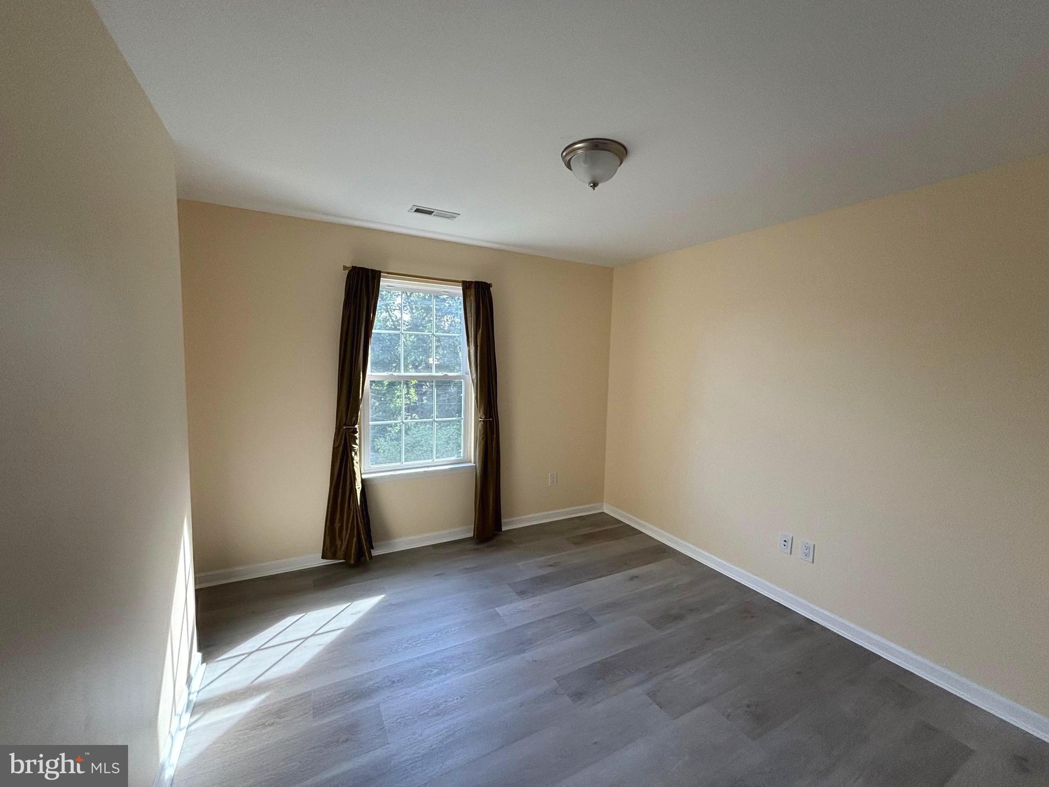 ROXBOROUGH - Residential Lease