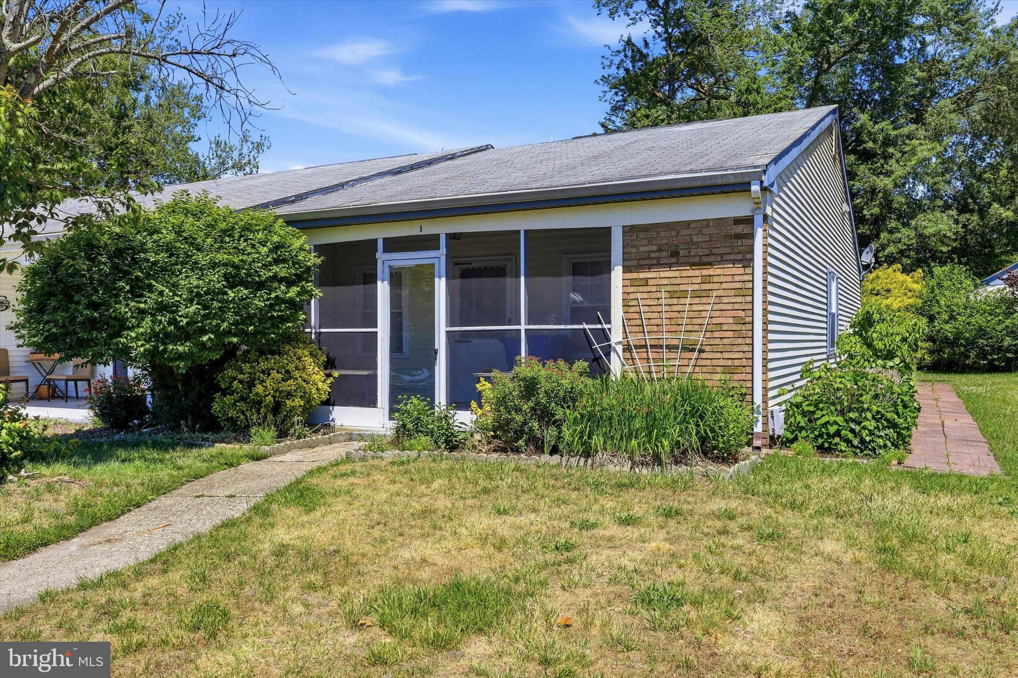 135 HUNTINGTON DRIVE