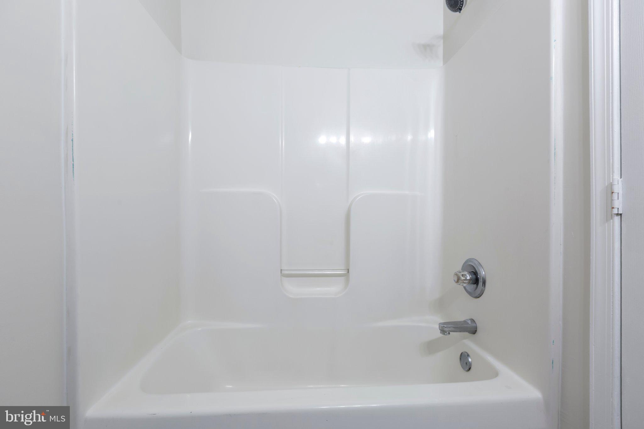 BROOKWOOD - Residential Lease