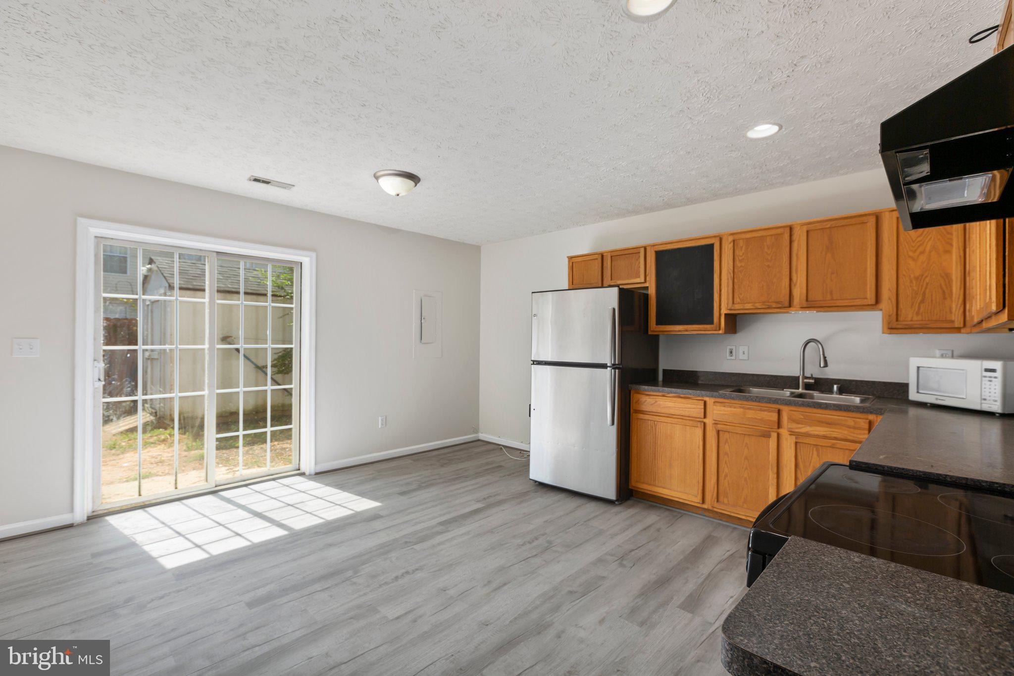 BROOKWOOD - Residential Lease