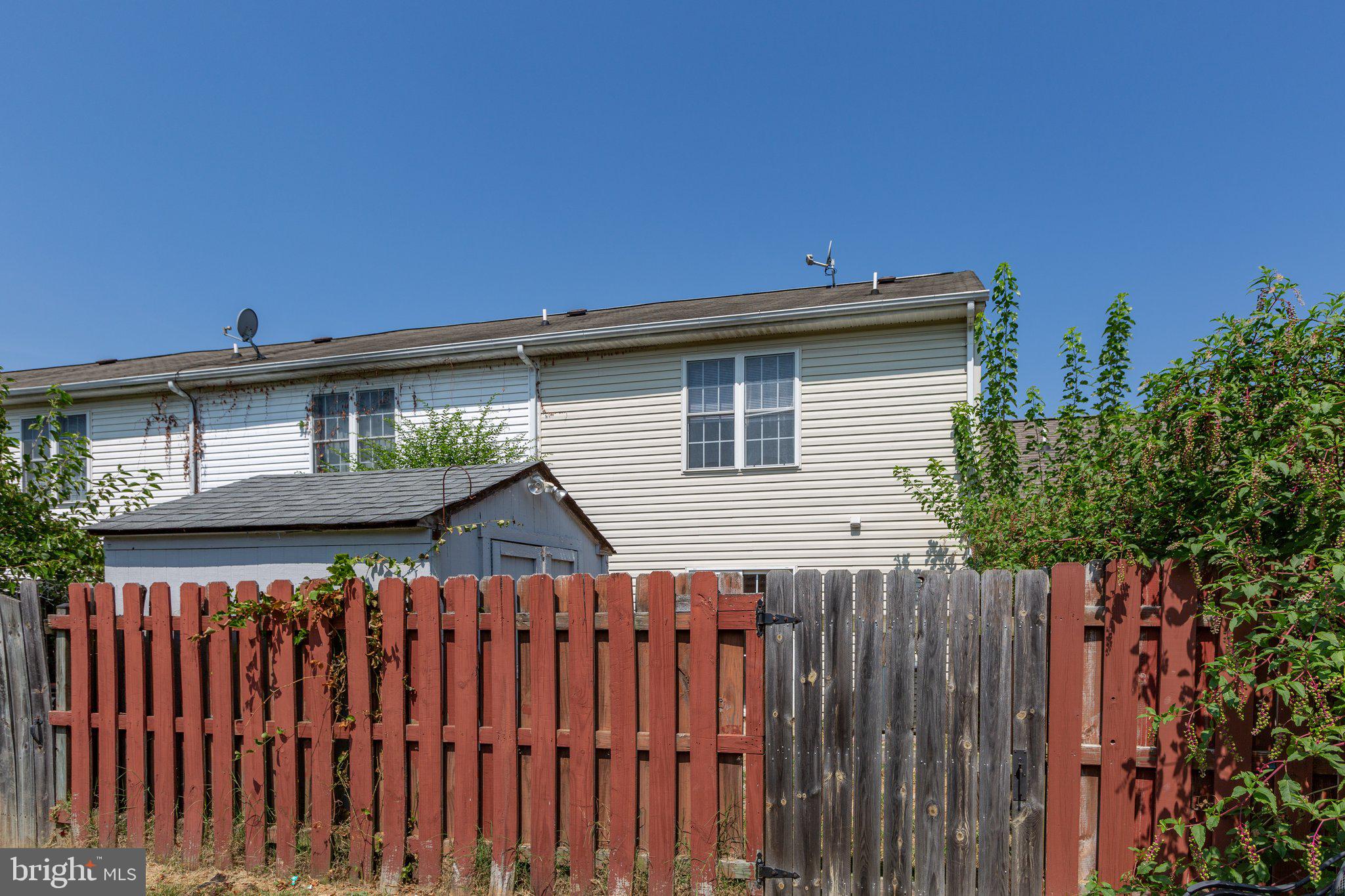 BROOKWOOD - Residential Lease