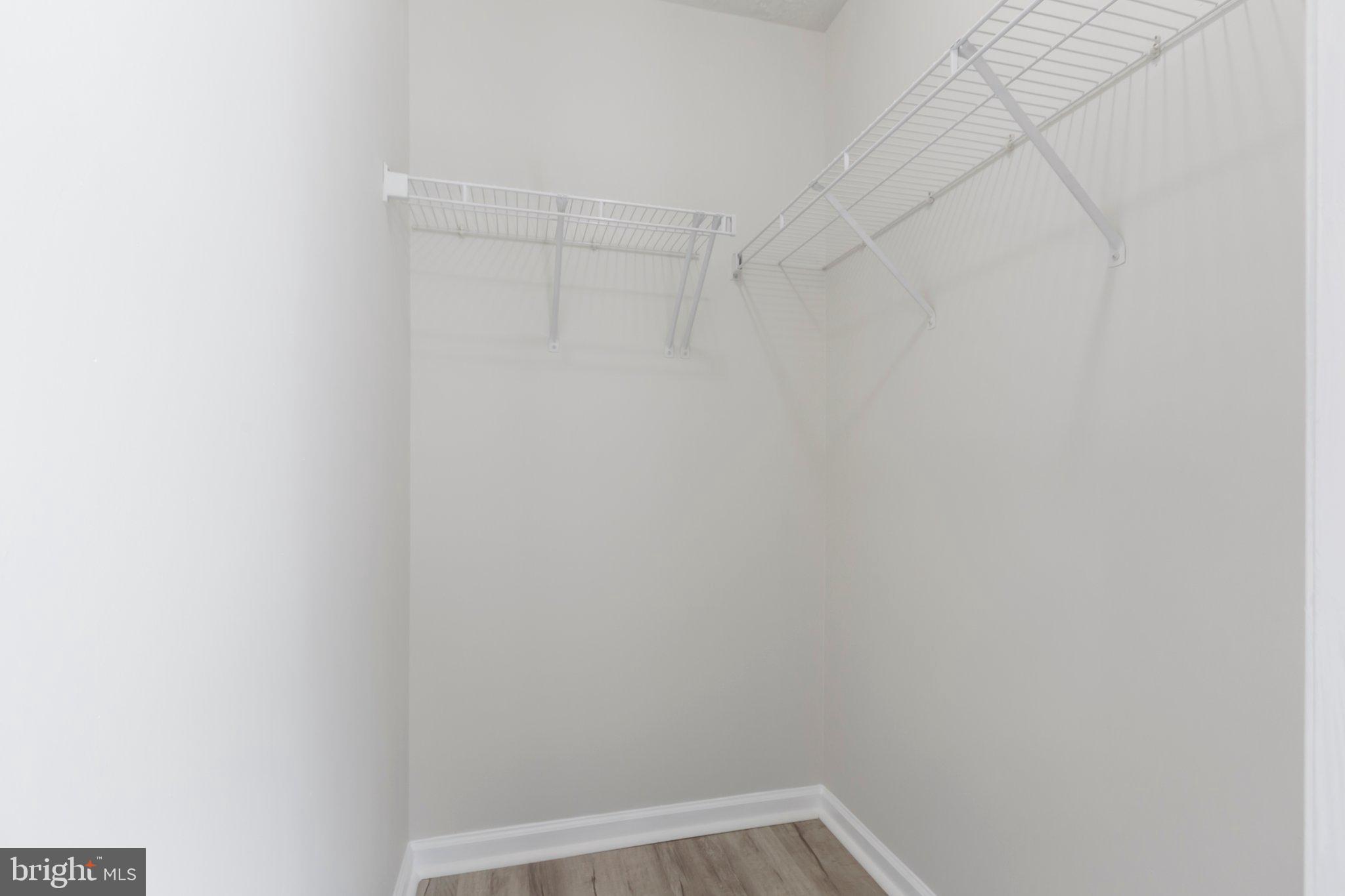 BROOKWOOD - Residential Lease