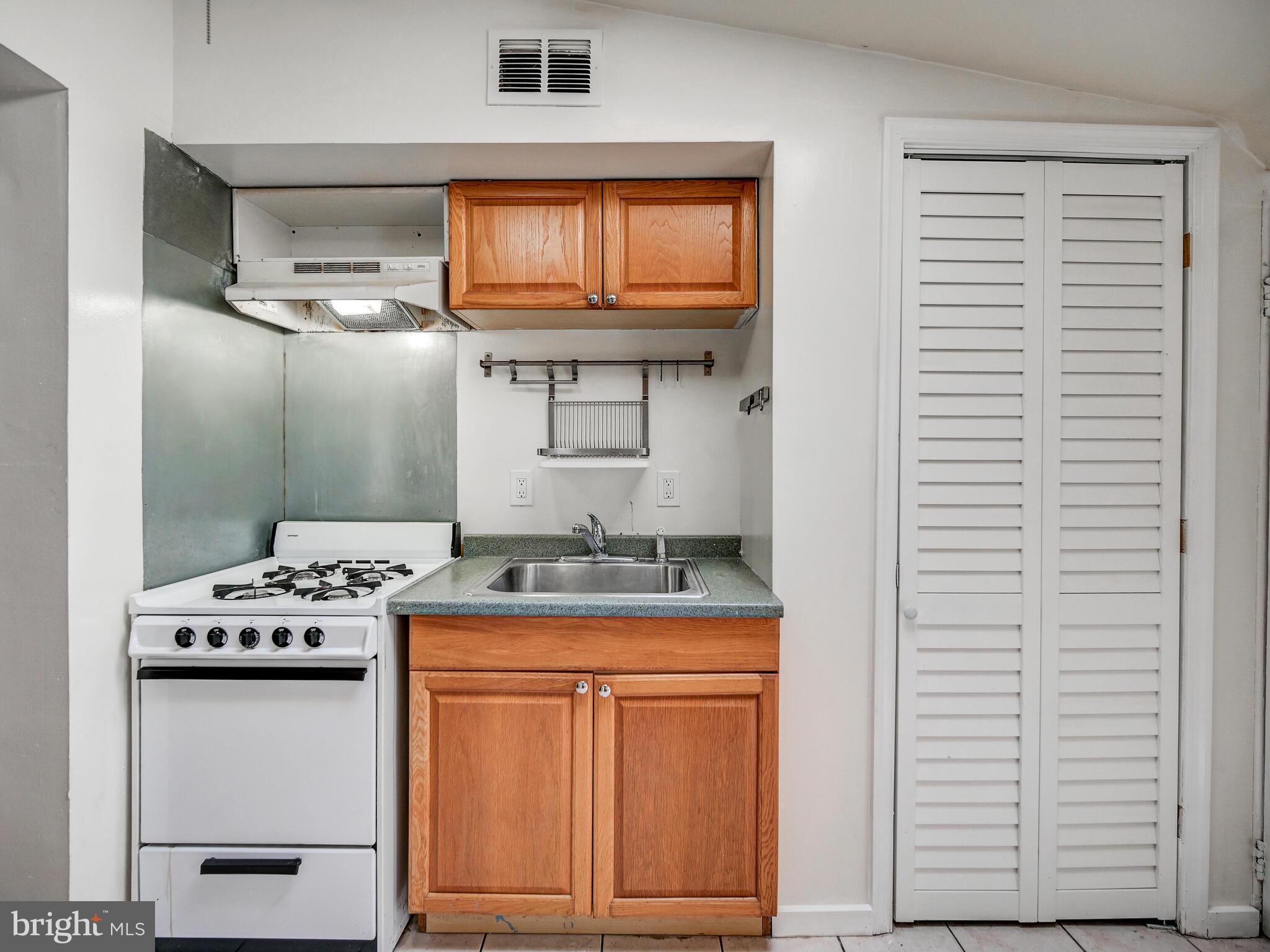 FELLS POINT HISTORIC DISTRICT - Residential Lease