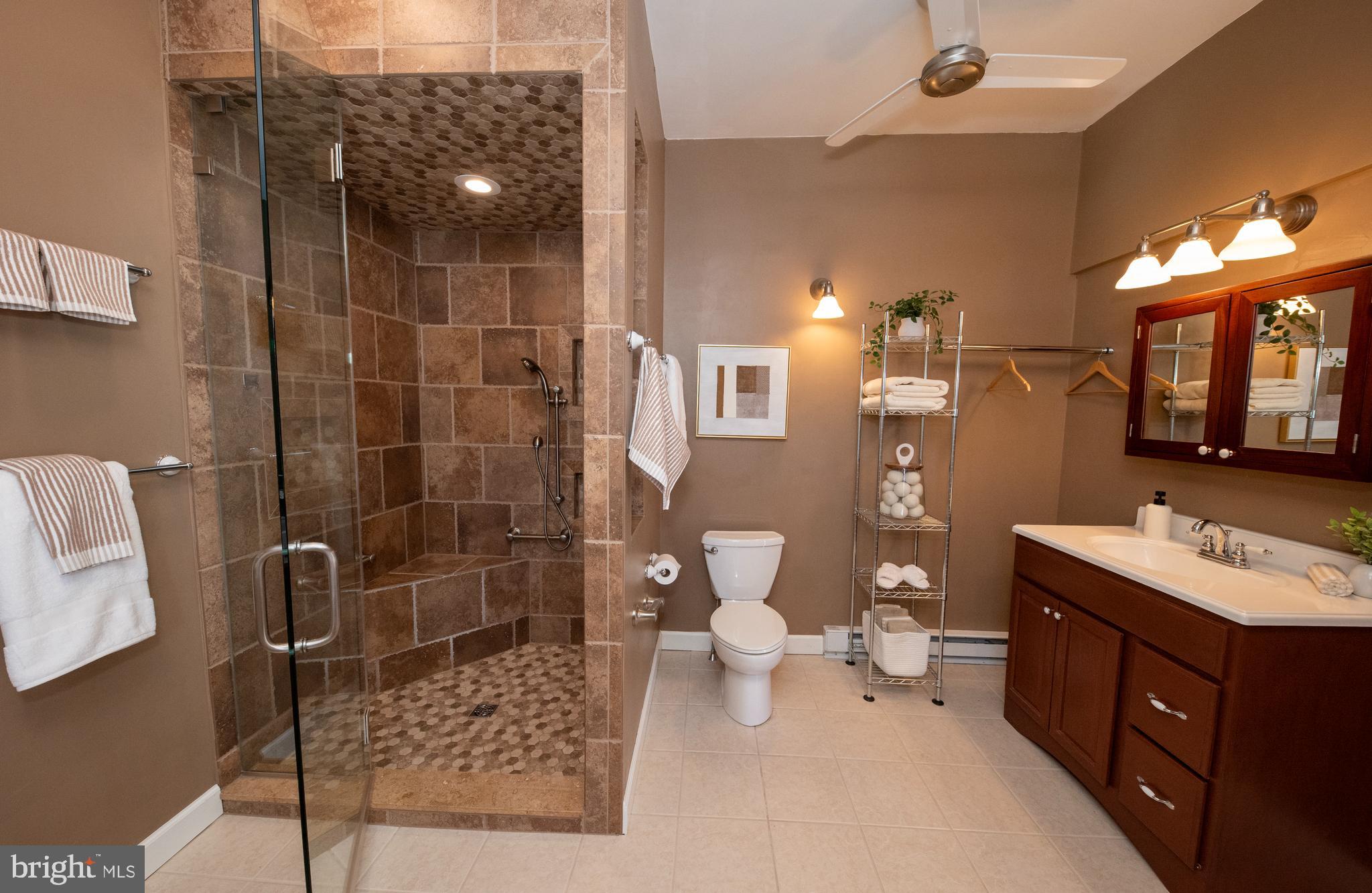 STURBRIDGE MANOR - Residential