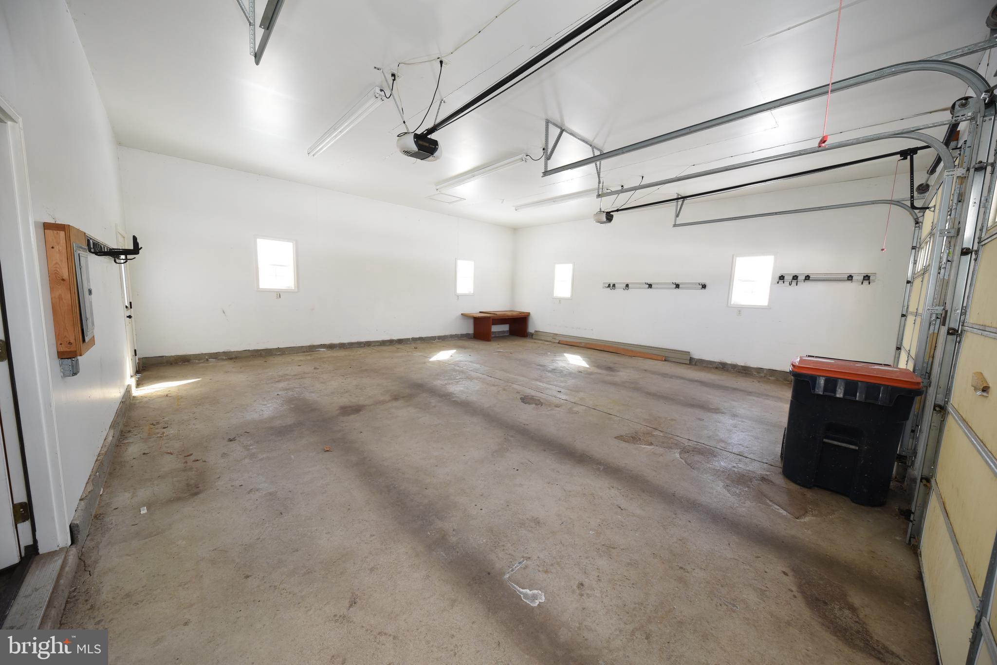 STURBRIDGE MANOR - Residential