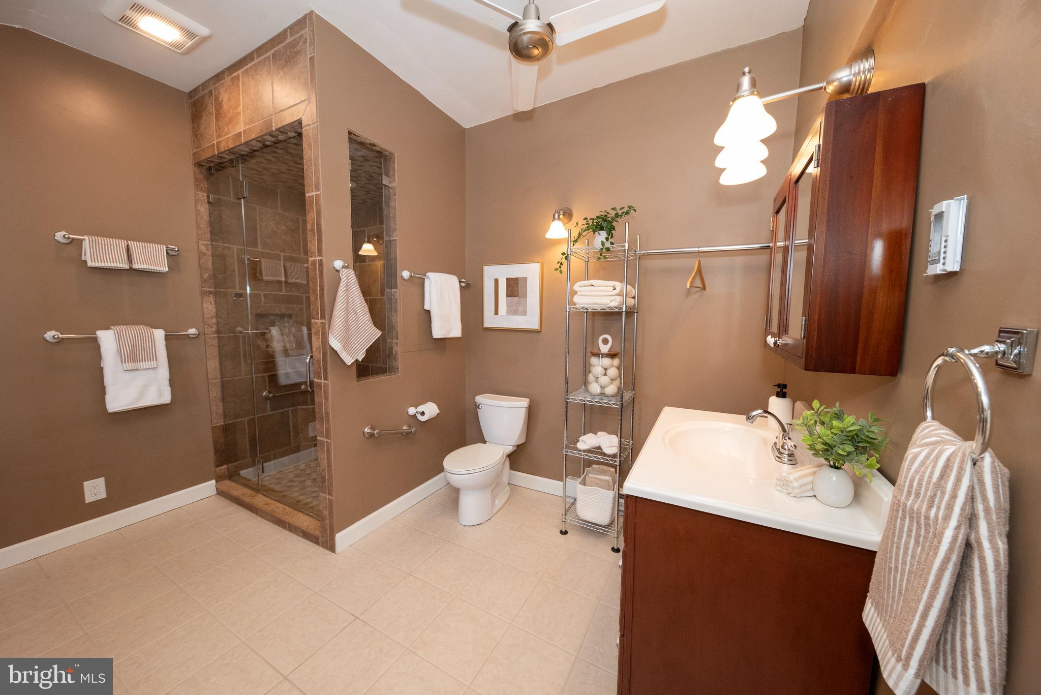 STURBRIDGE MANOR - Residential