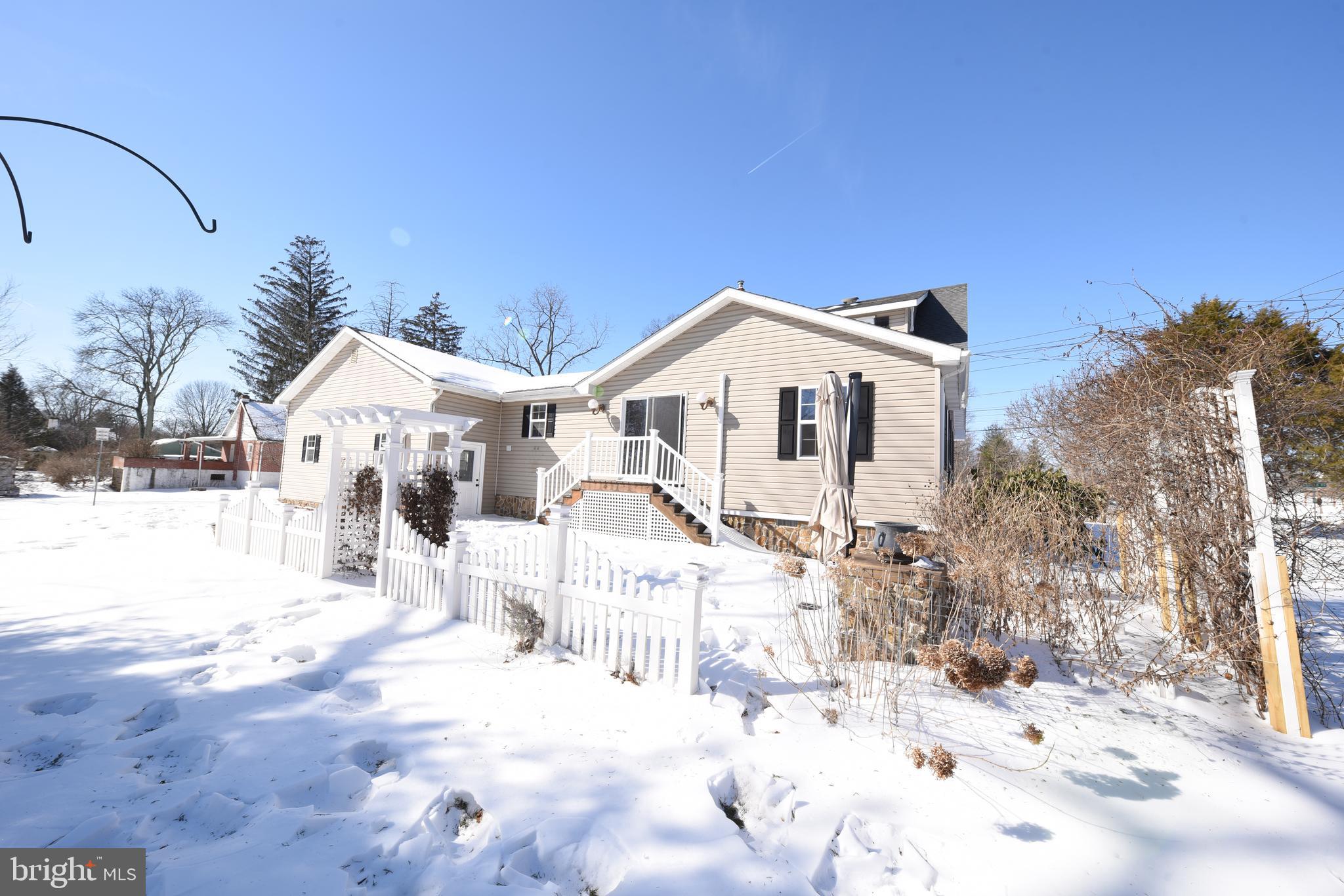 STURBRIDGE MANOR - Residential