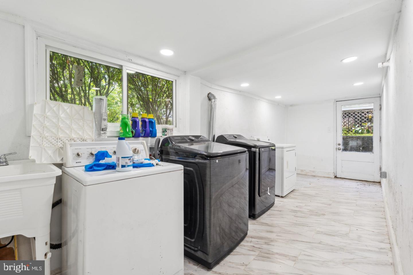 LAURAVILLE HISTORIC DISTRICT - Residential Income