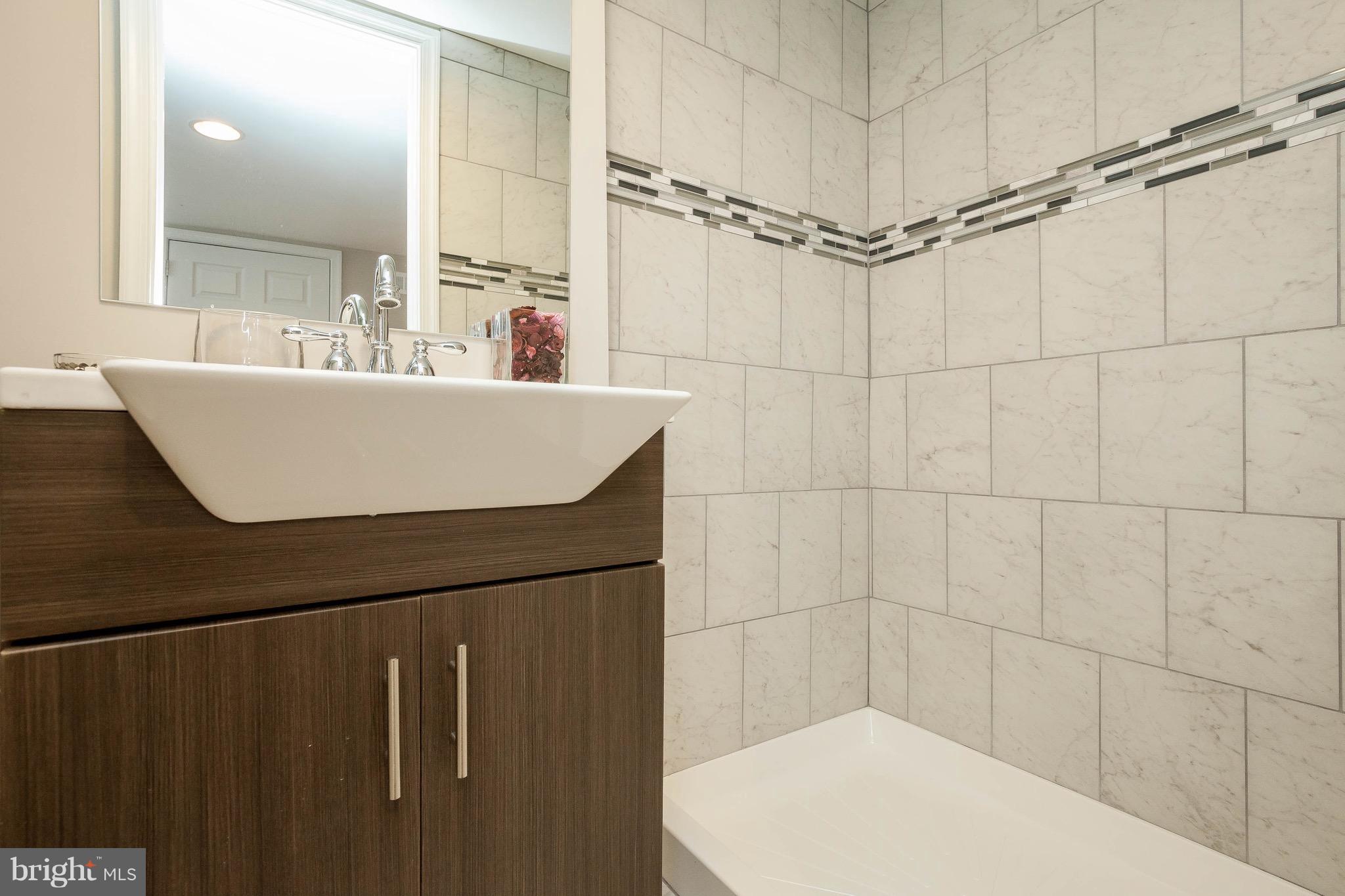 NORTHWOOD - Residential