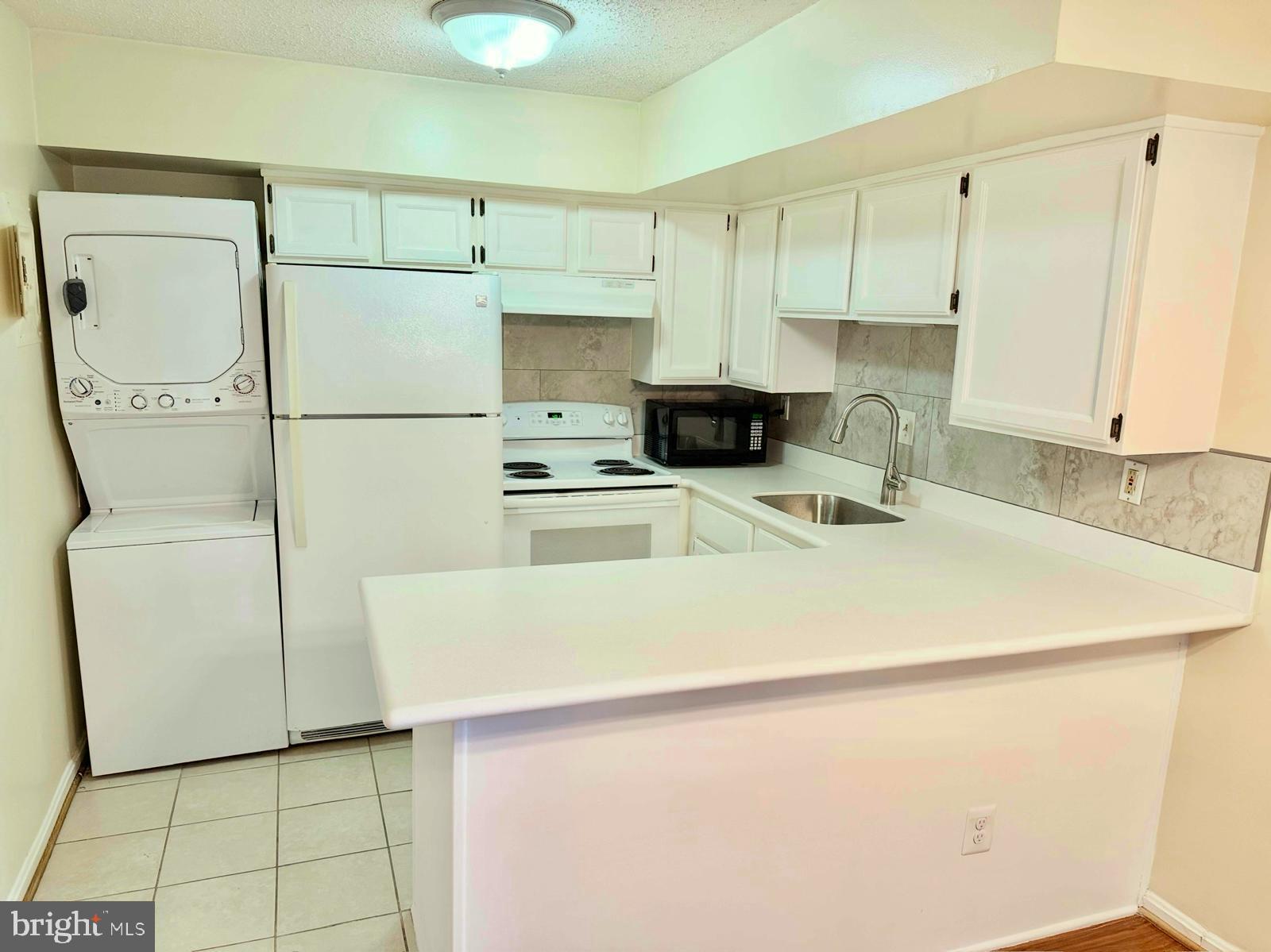 FALLS CHURCH - Residential Lease