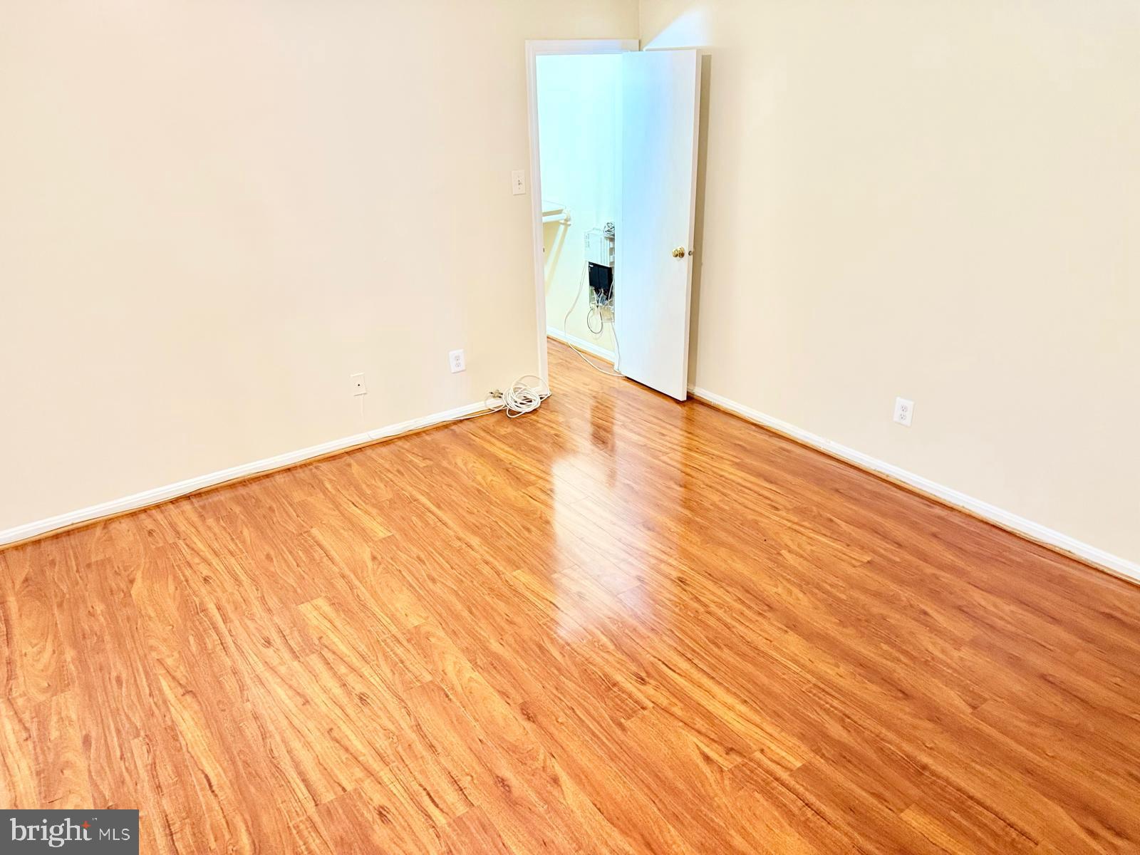 FALLS CHURCH - Residential Lease