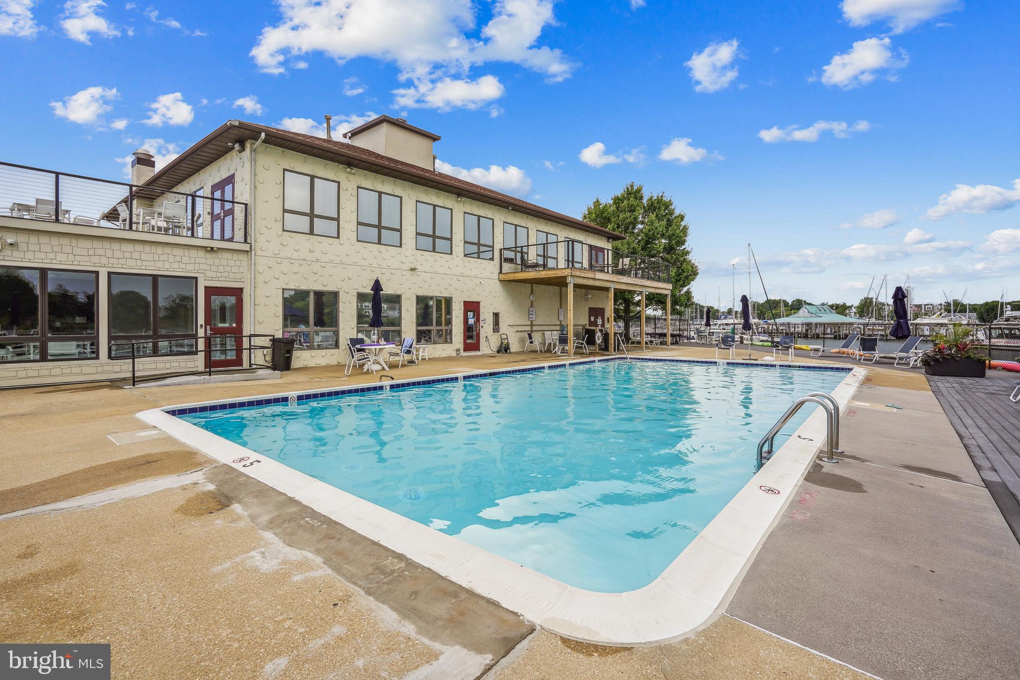 QUEENS LANDING - Residential