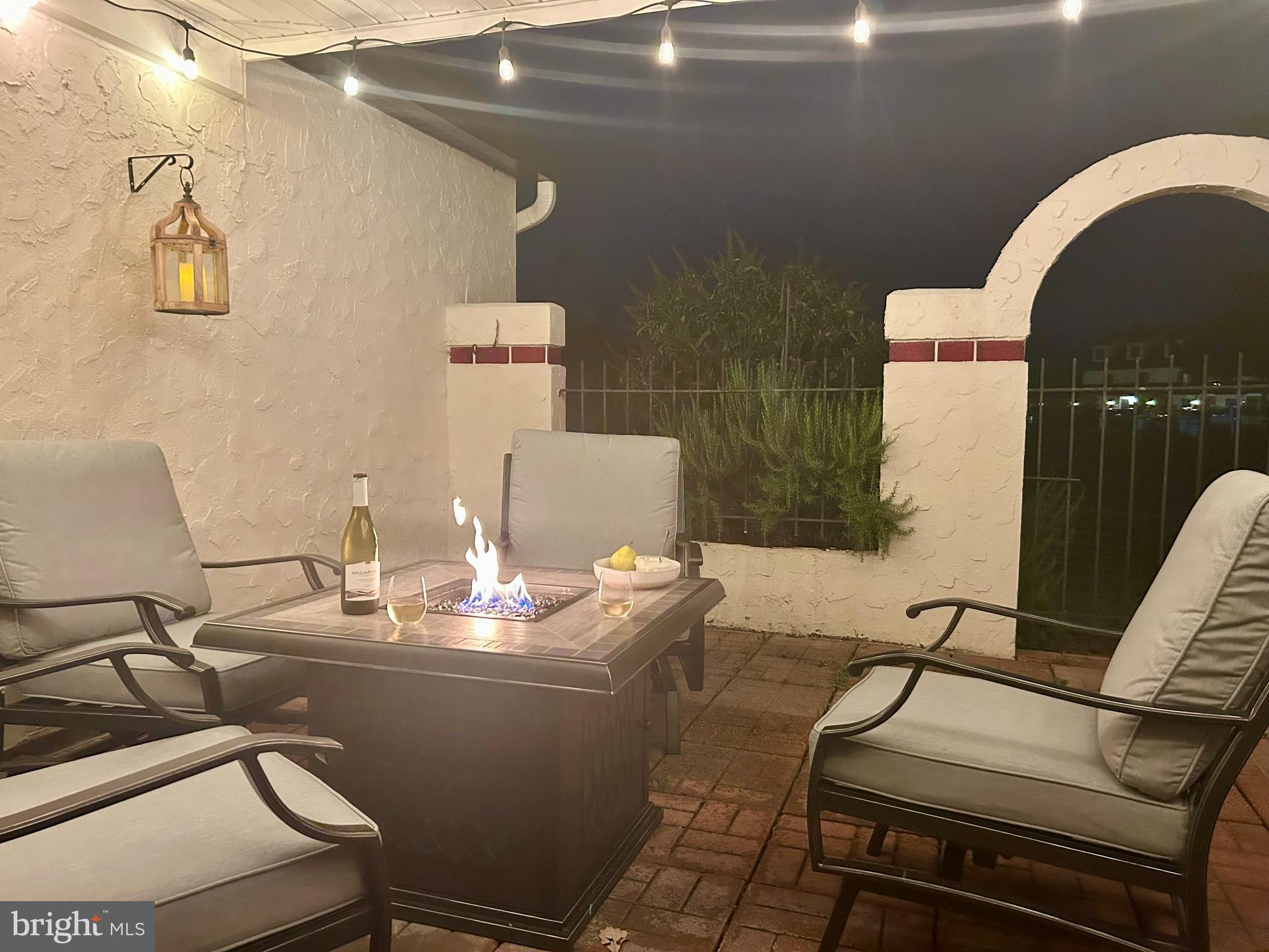 QUEENS LANDING - Residential