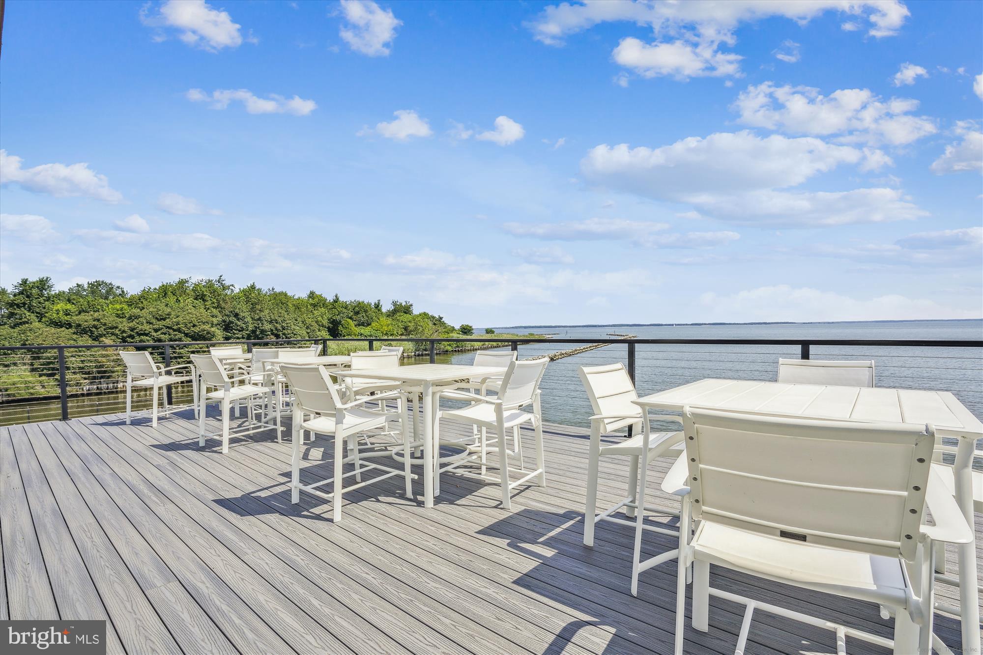 QUEENS LANDING - Residential