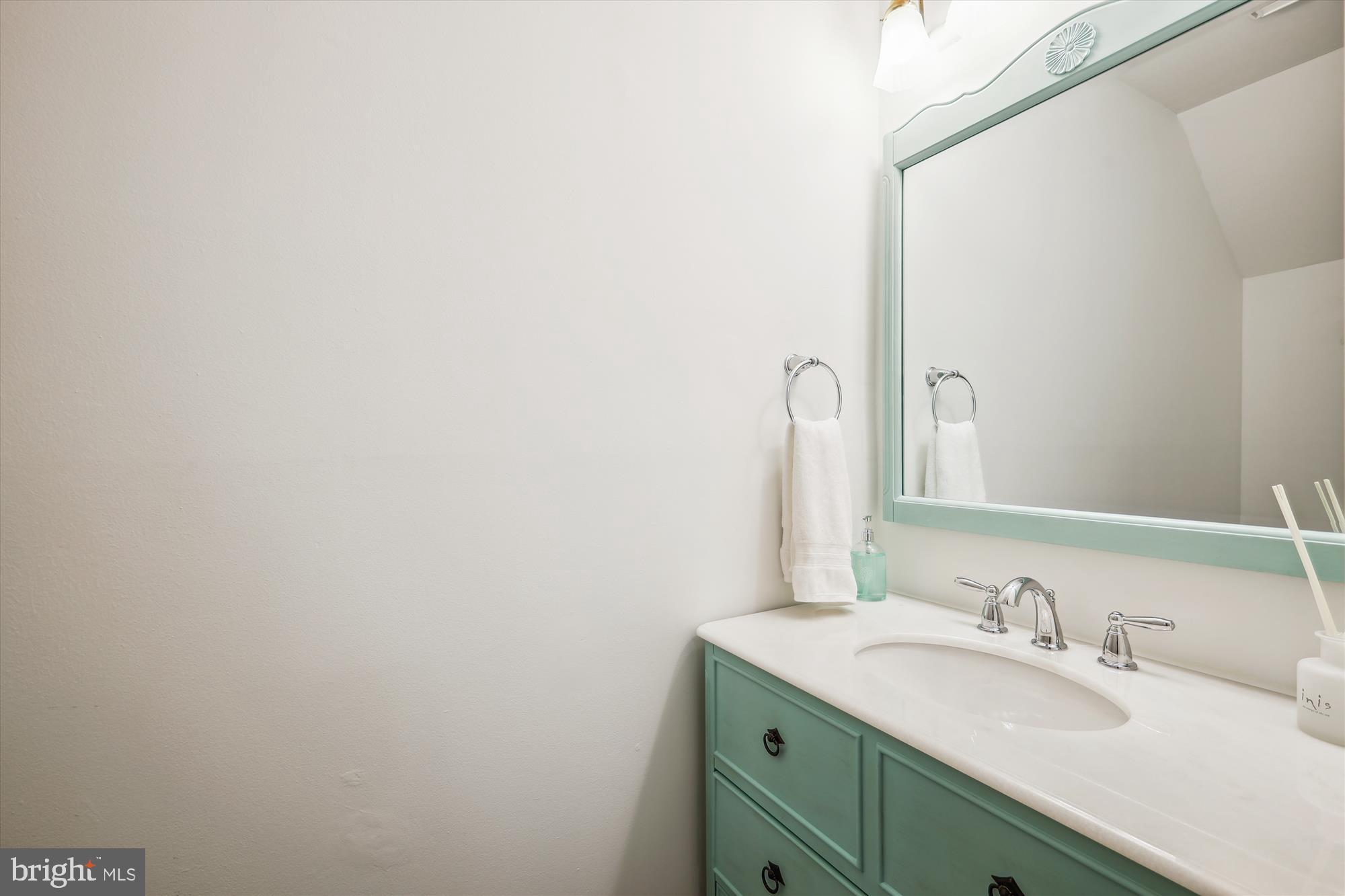 QUEENS LANDING - Residential